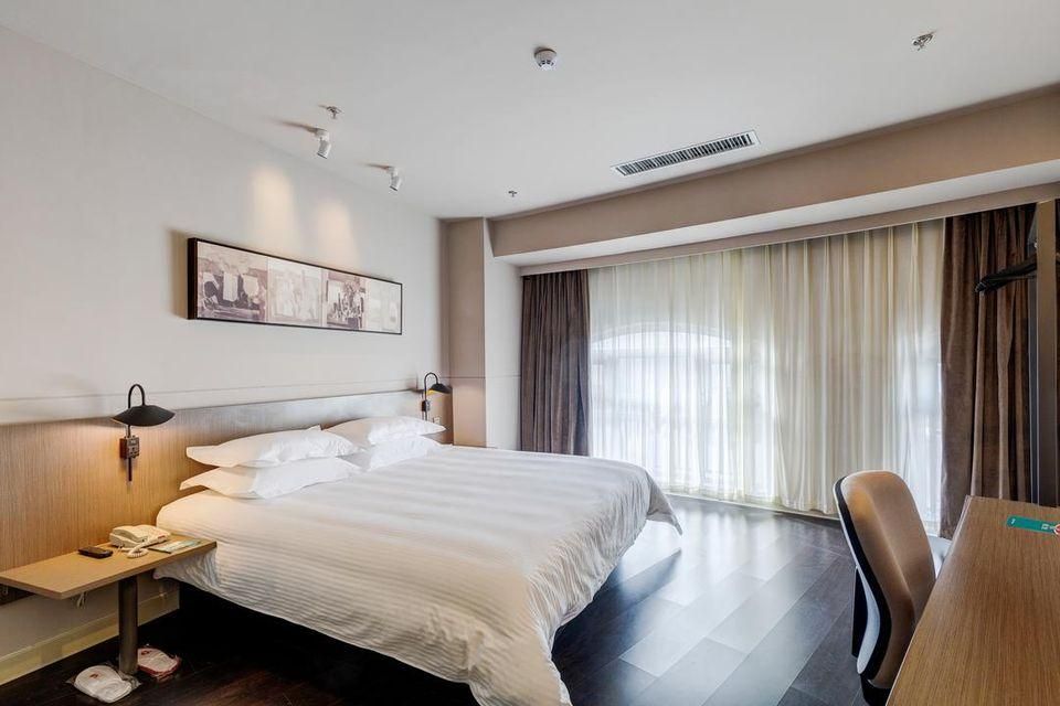 Business Suite A