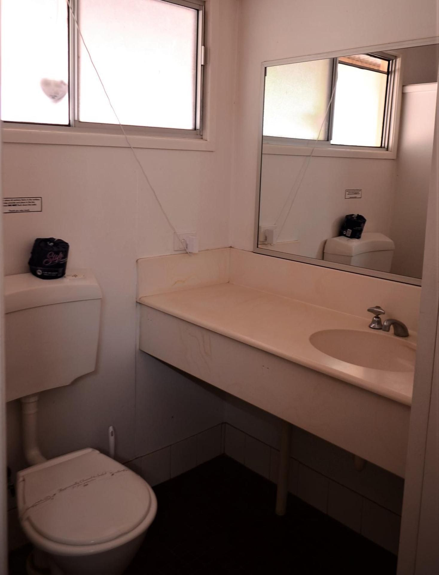 Ironbark Inn Triple Room 2