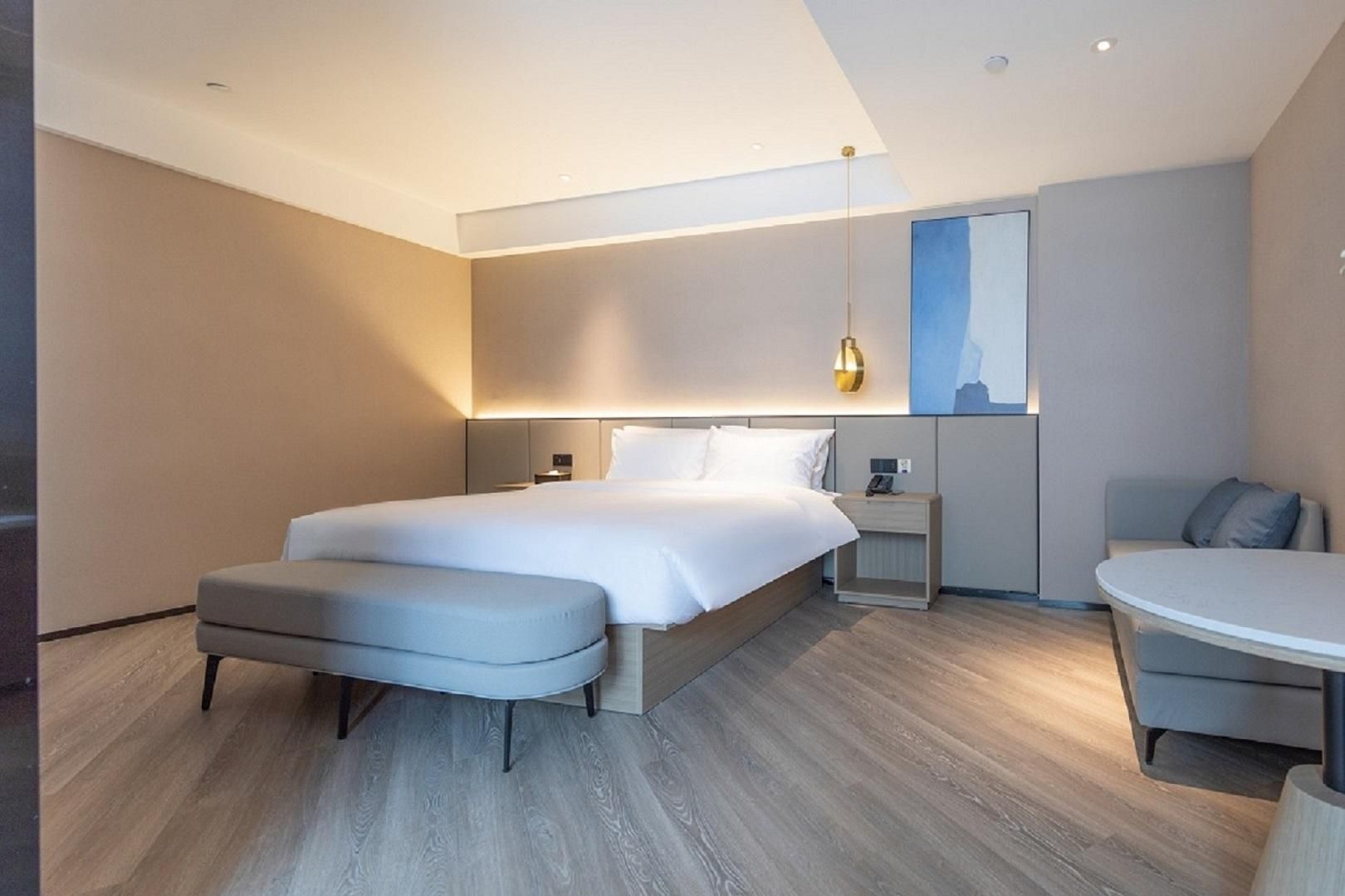 Huazhu - Deluxe Bed Room