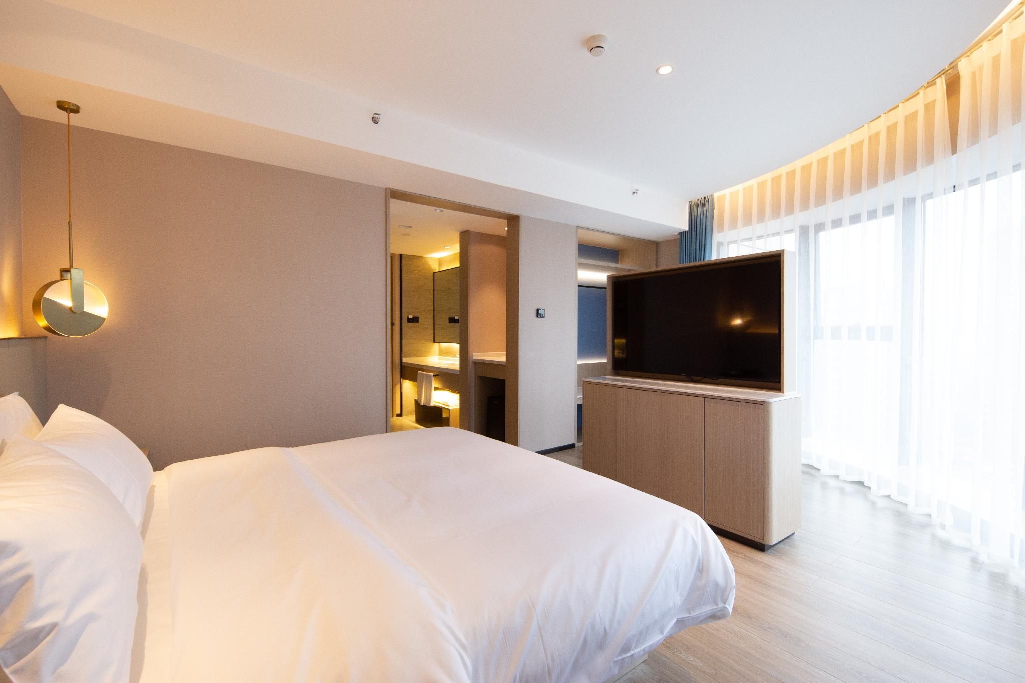 Huazhu - Deluxe Bed Room