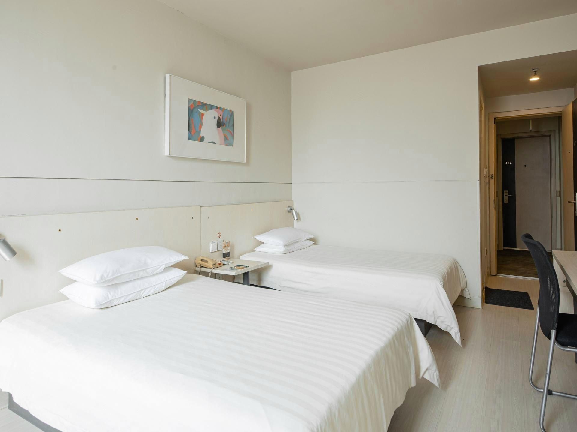 Zero Pressure - Standard Room B