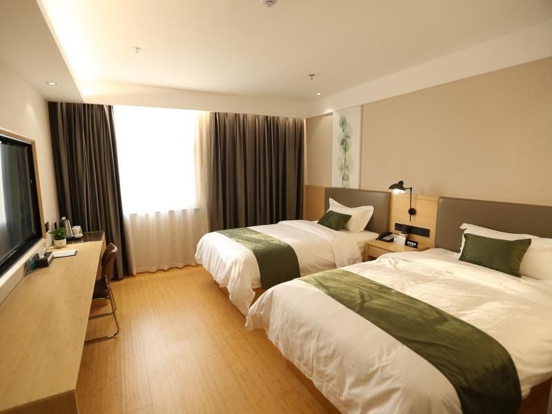 Twin Room with View