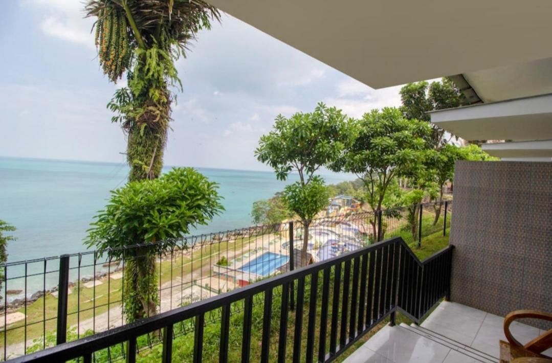 Queen Room with Sea View