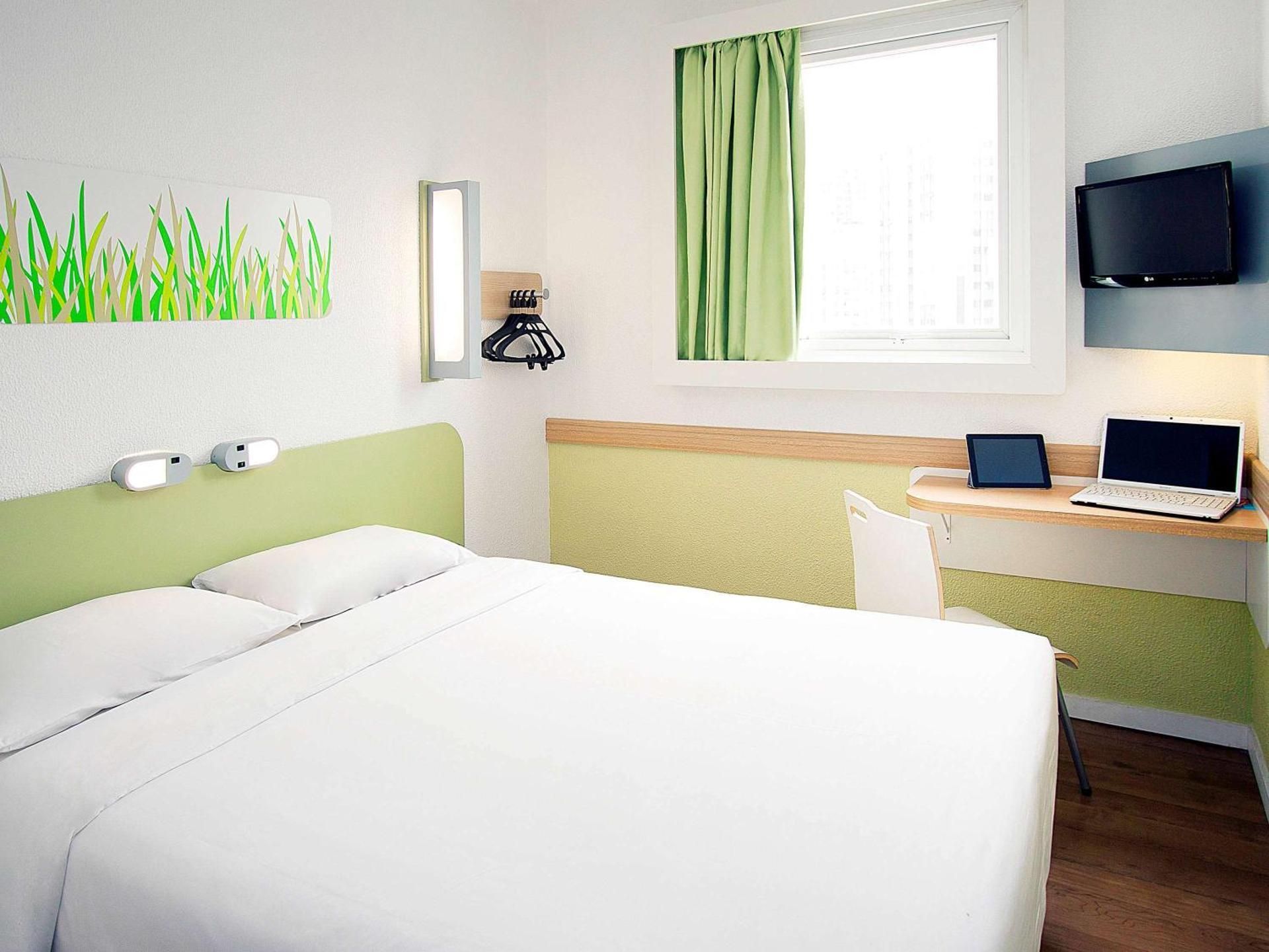 Classic Room with 1 Double Bed