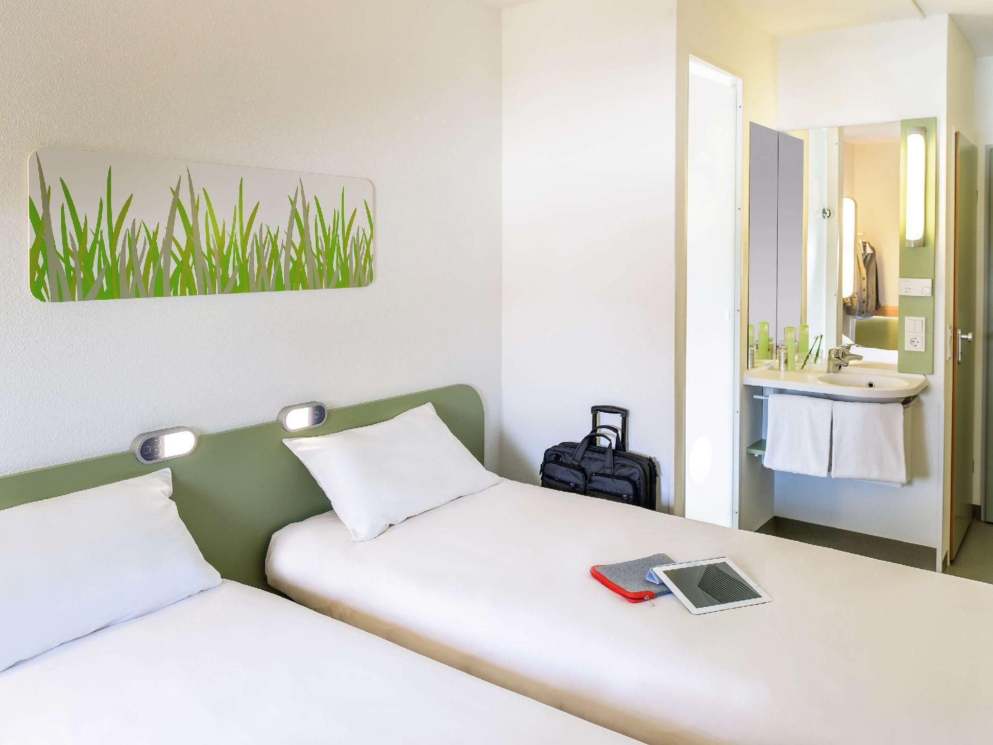 Standard Room with 2 Single Beds