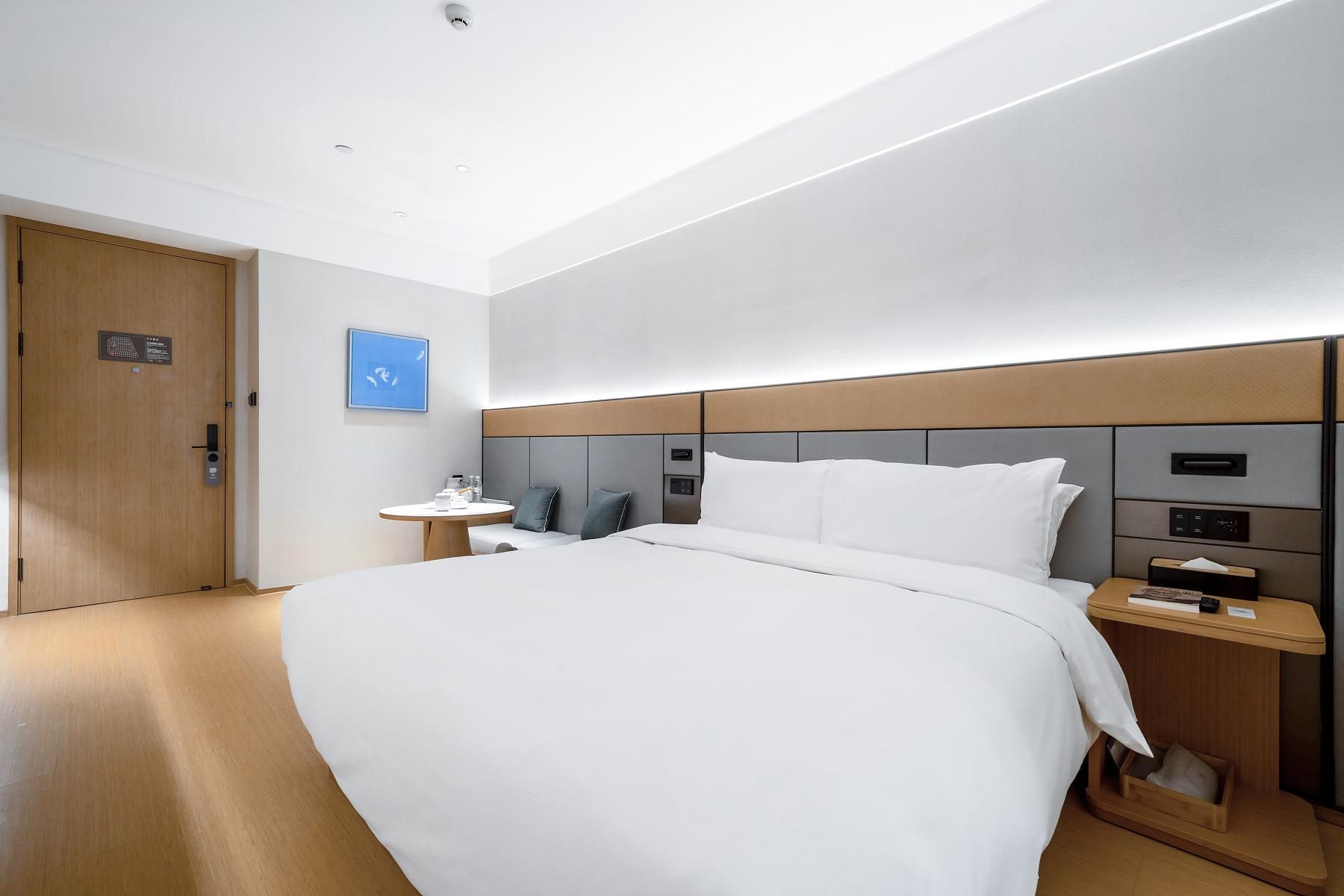 Huazhu - Superior BedRoom