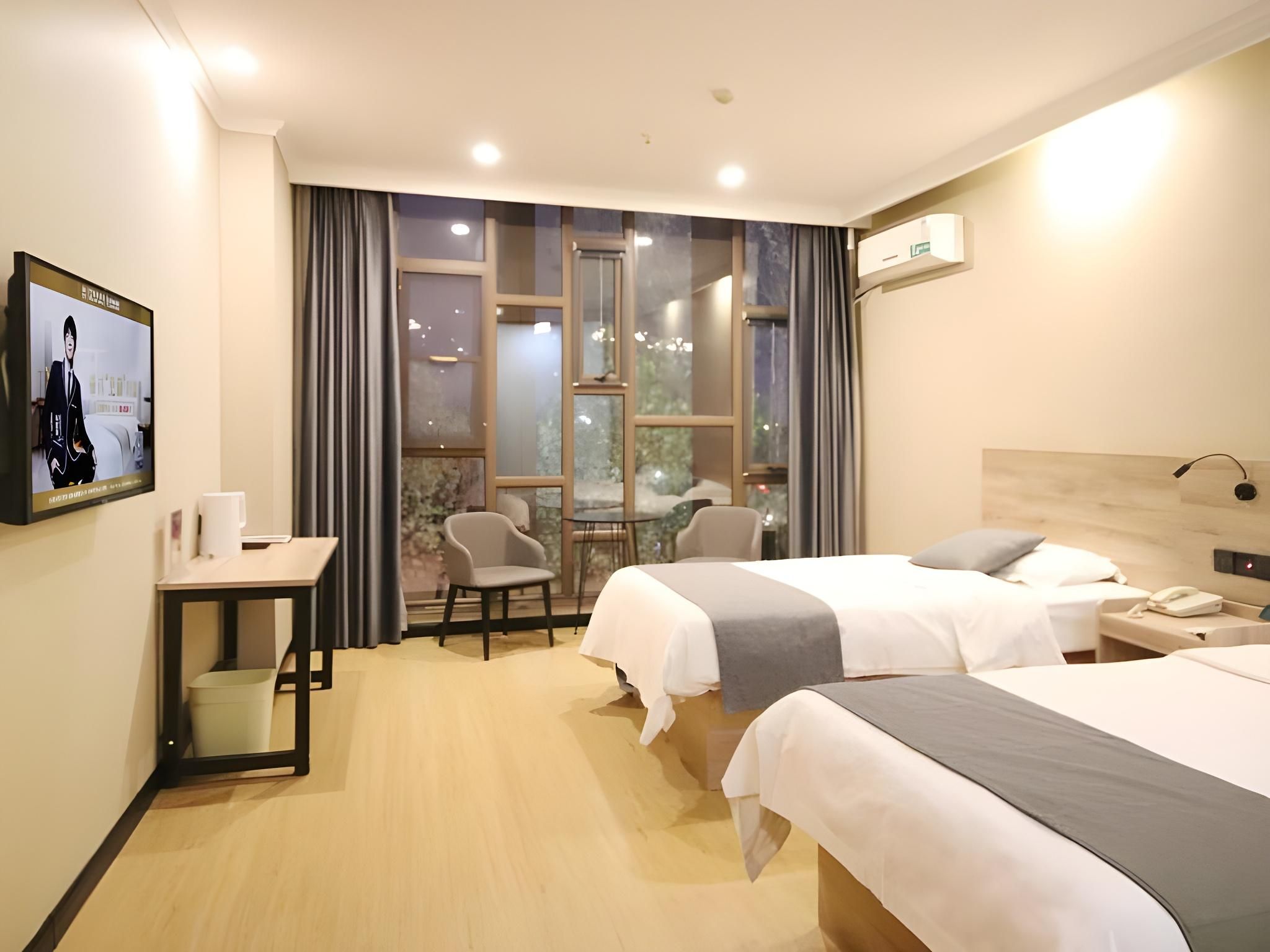 GTI - Feature Twin Bed Room, 1.2M Bed