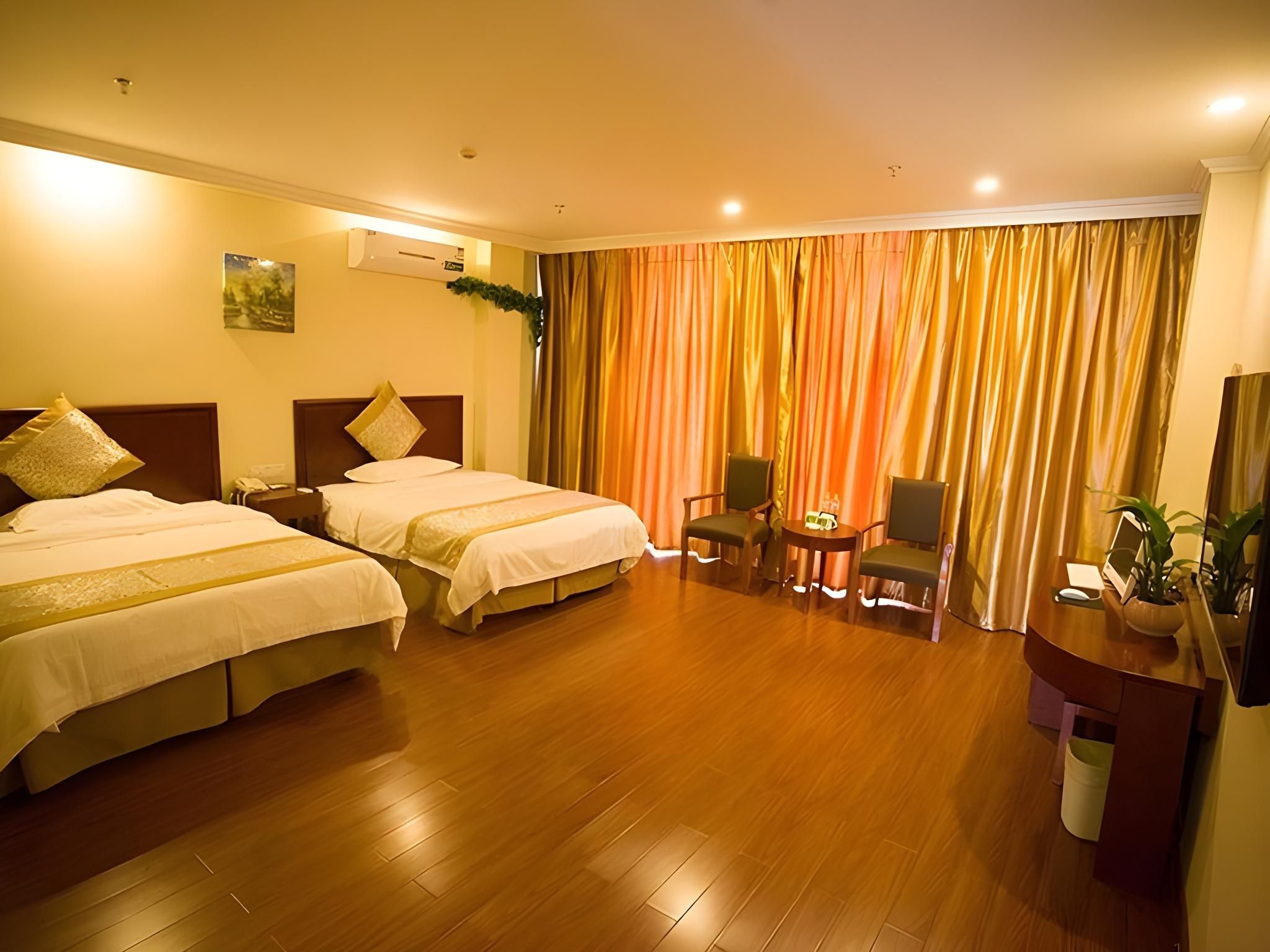 2 Bed Twin Superior Room