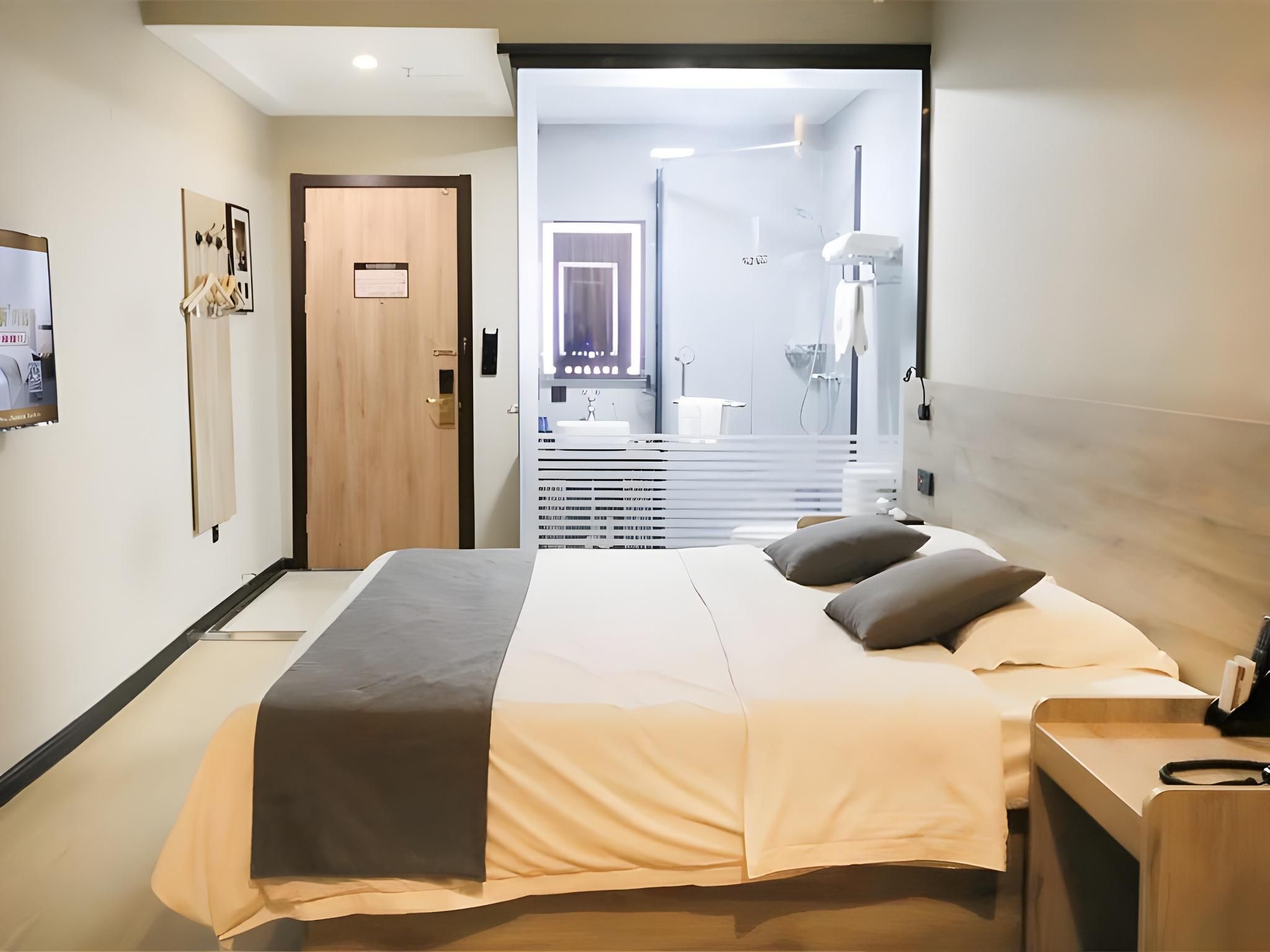GTI - Special Offer 1 Bed Room, 1.8M Bed