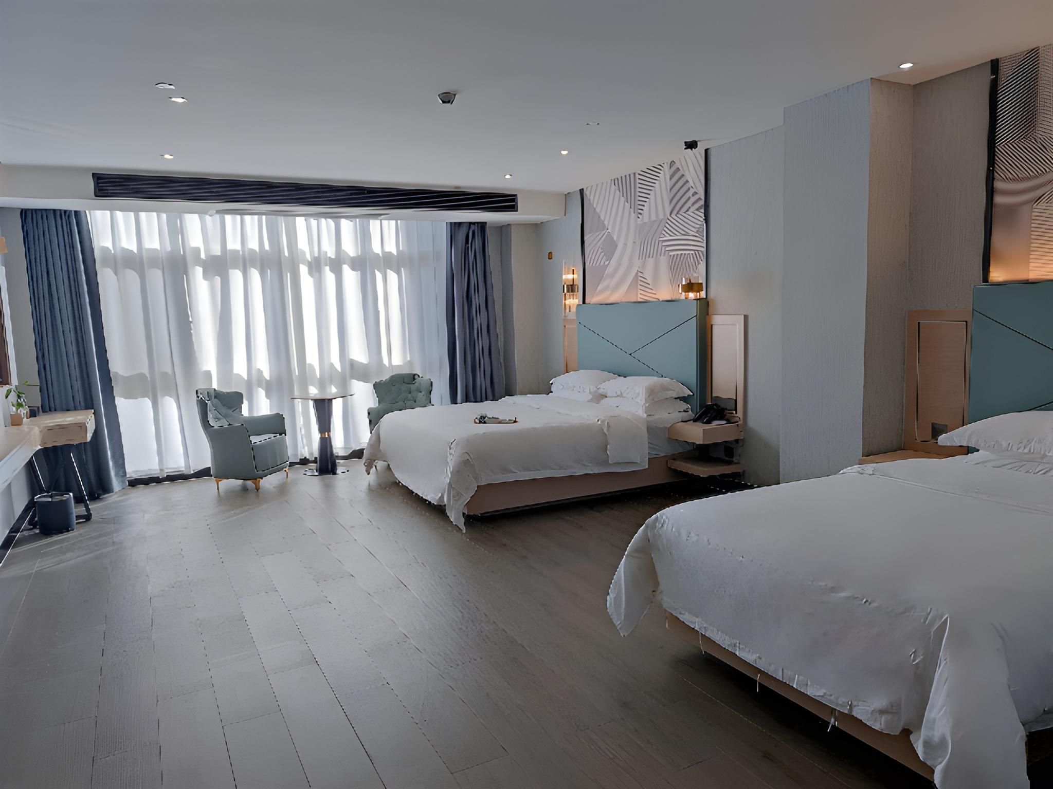 Dossen - Deluxe Family Room