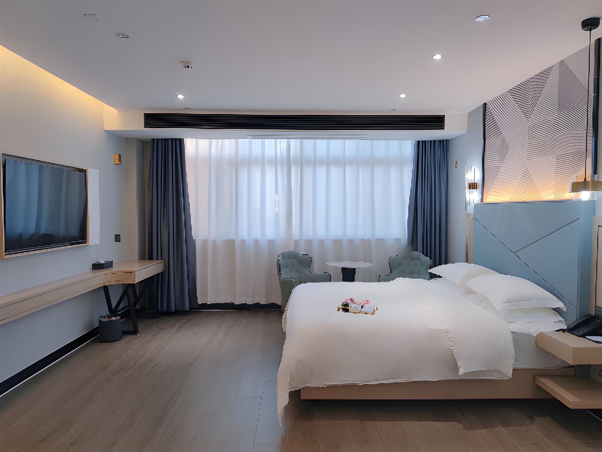 Dossen - Bed Room With City View