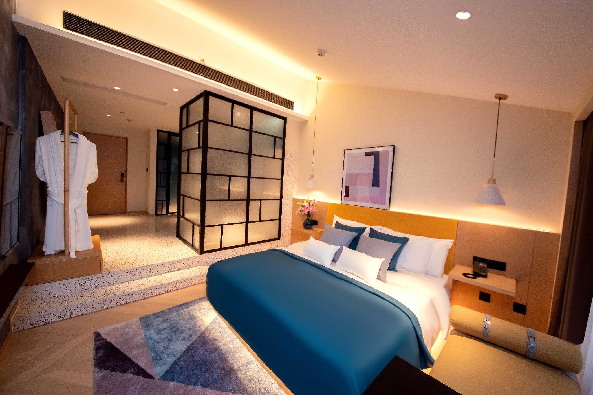 Huazhu - 1 Bed Room With View