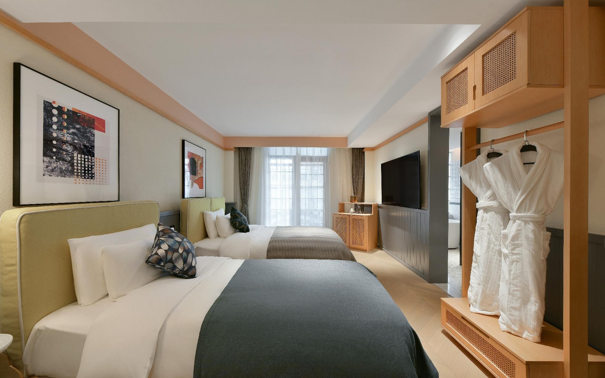 Huazhu - Family Room