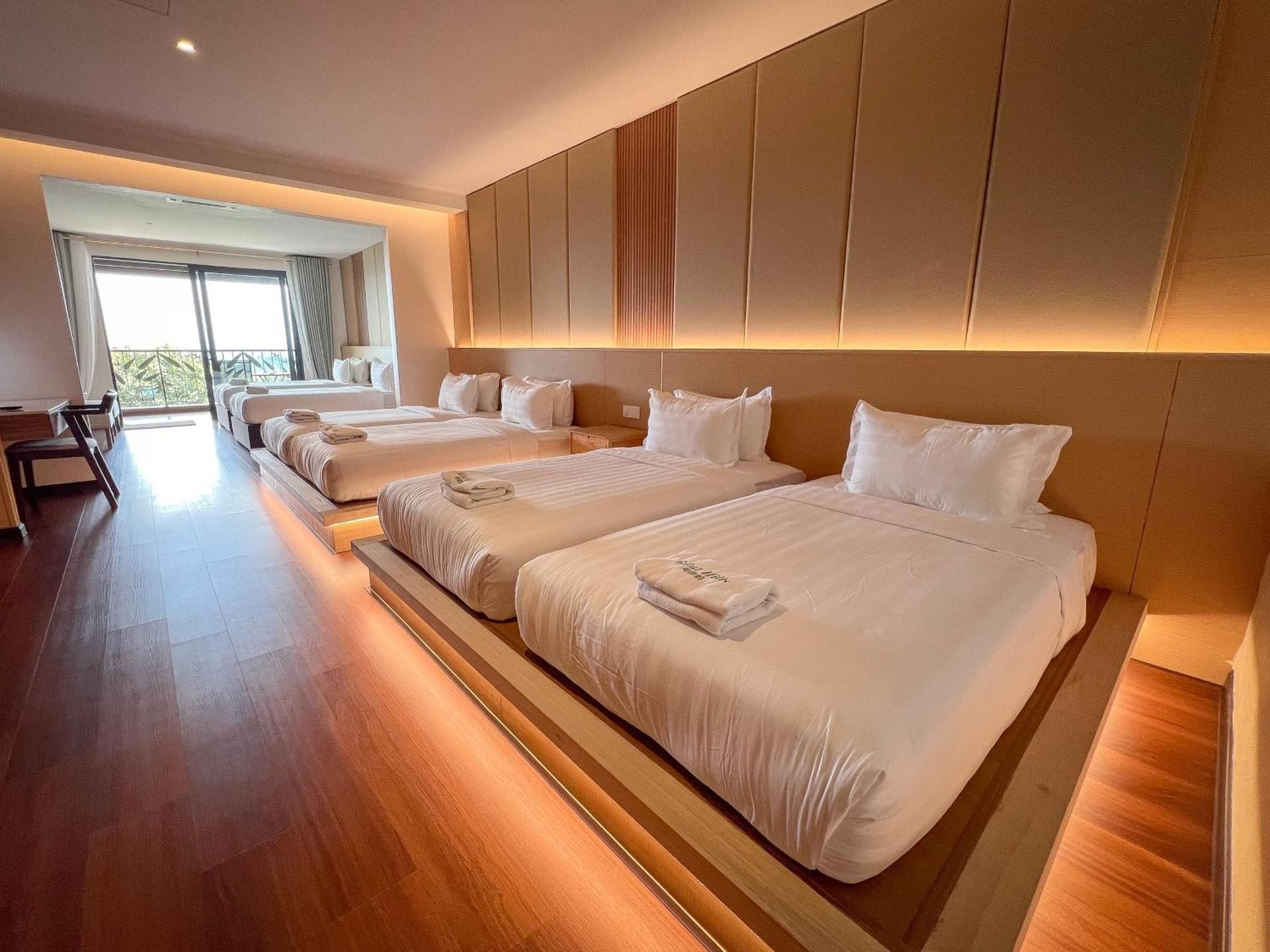 Deluxe Family Room