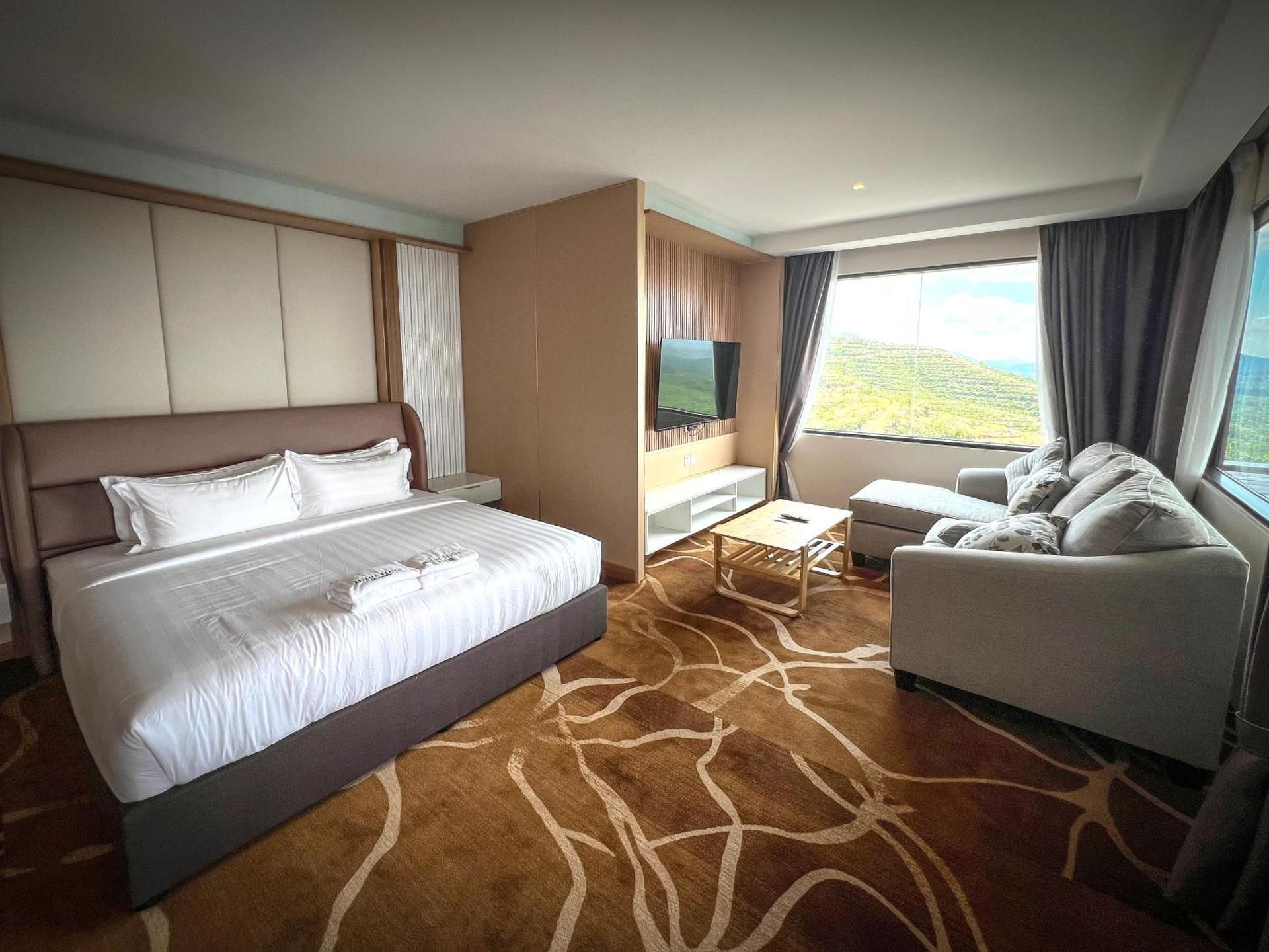 Suite with Private Pool