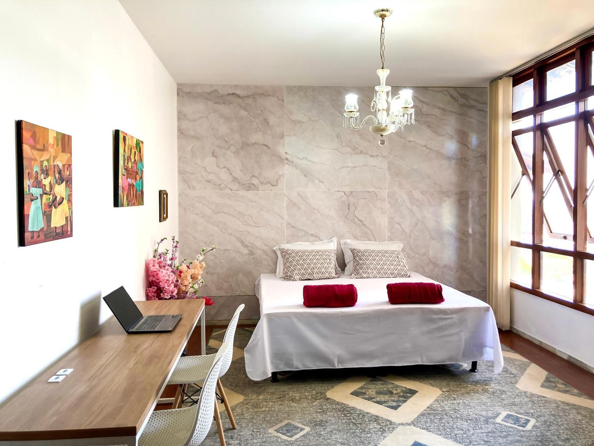 Deluxe King Suite