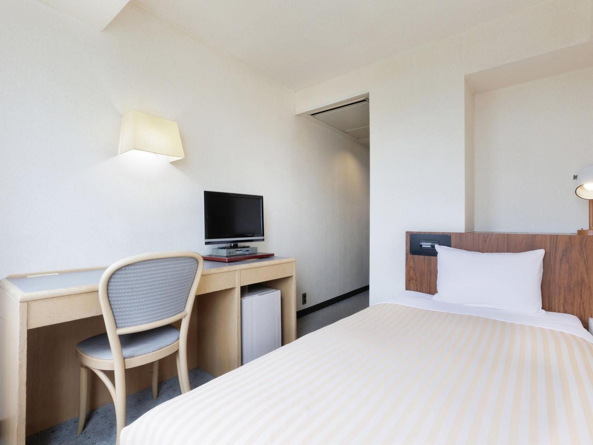 Standard Single Room - Smoking - No Daily Cleaning