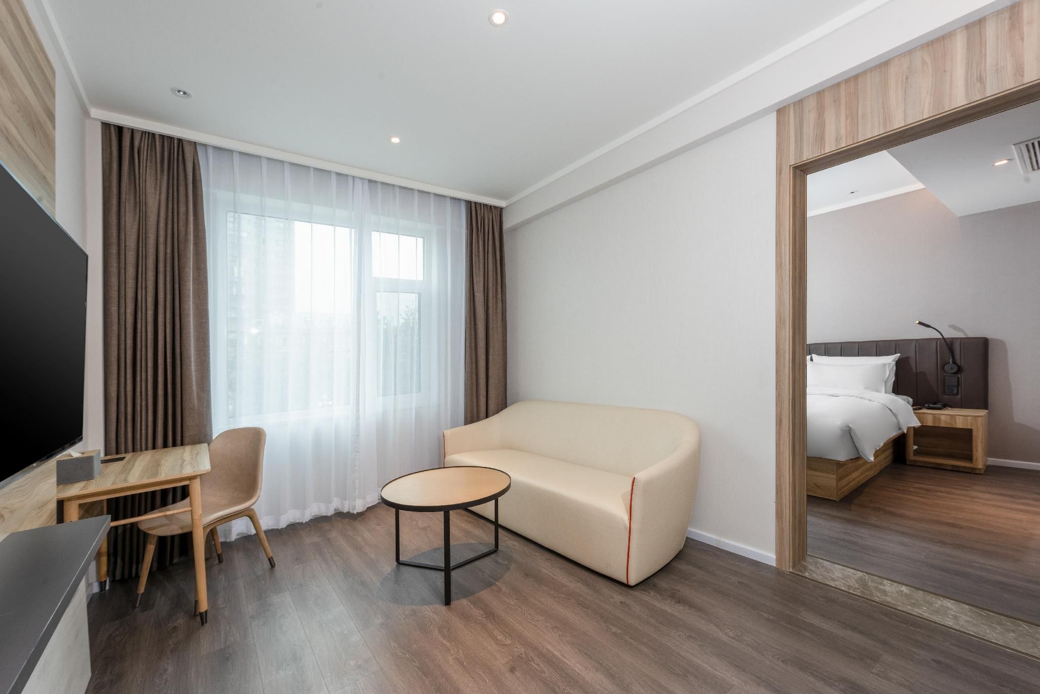 Huazhu - Deluxe Bed Room