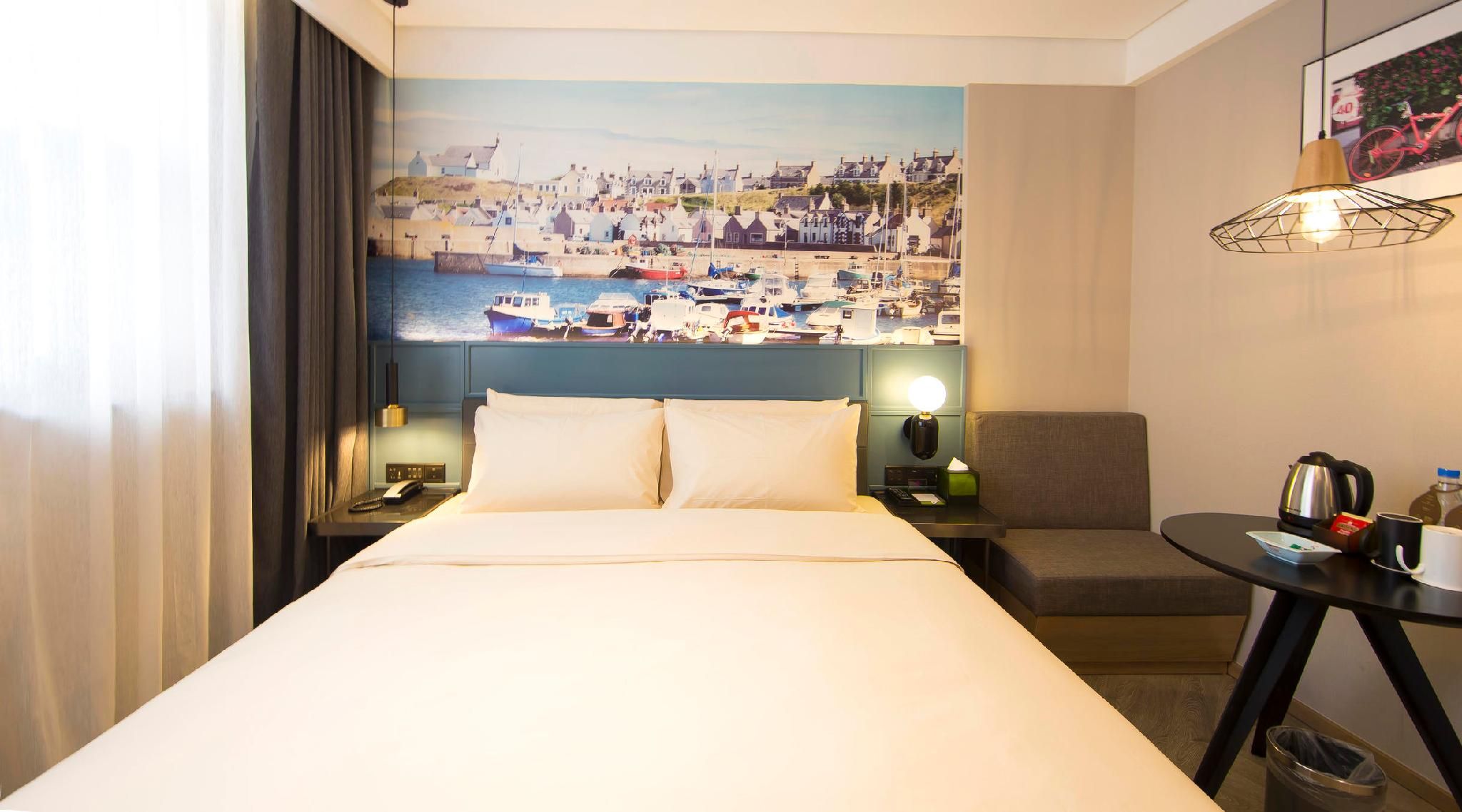 Comfort Queen Room