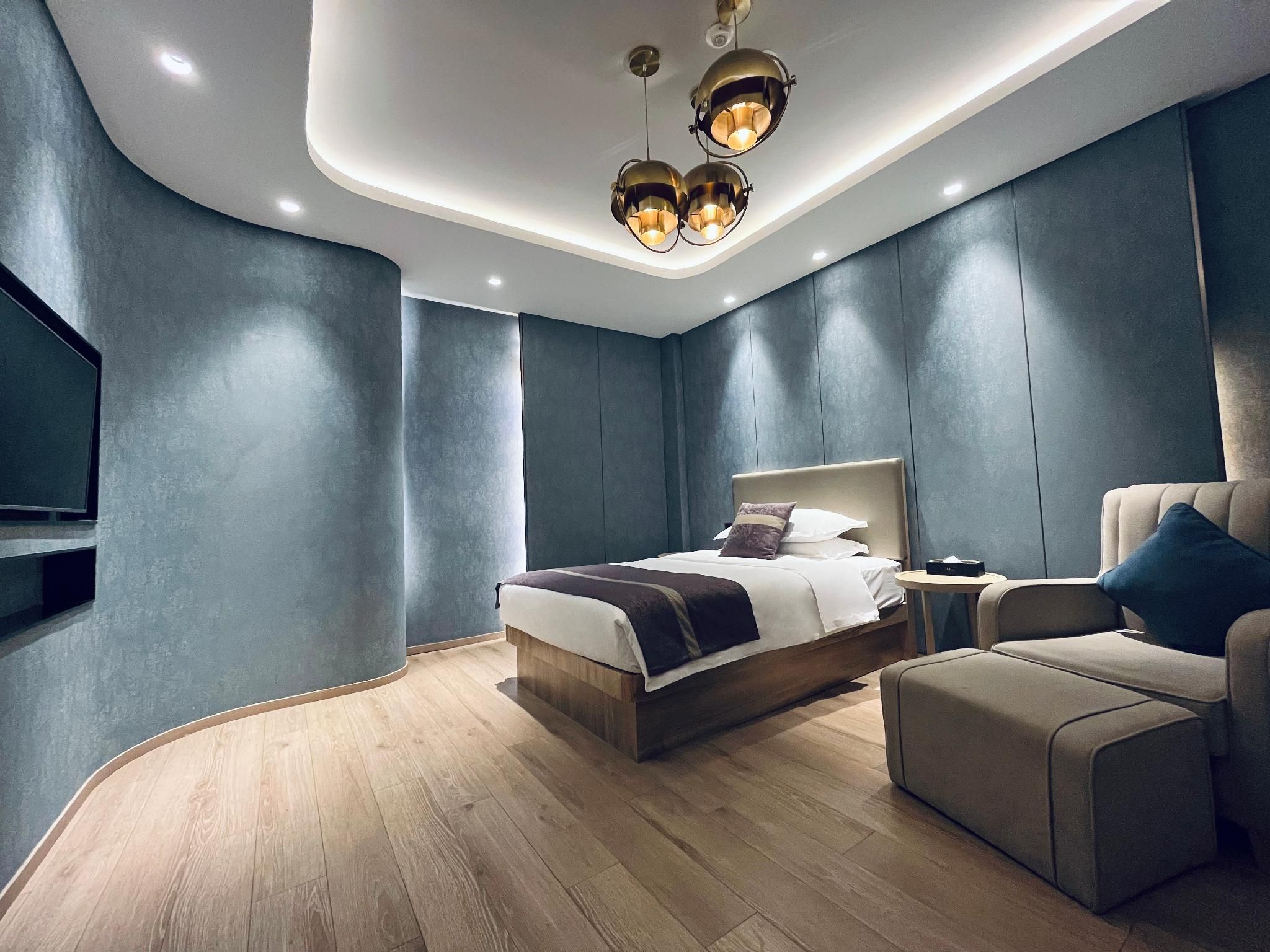Brown family suite