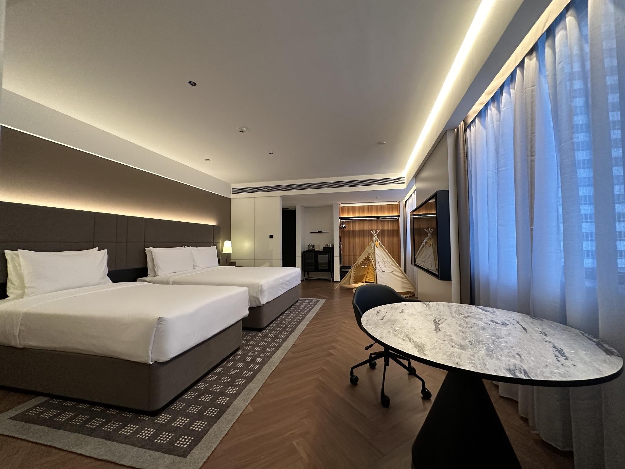 Huazhu - Bonding Room