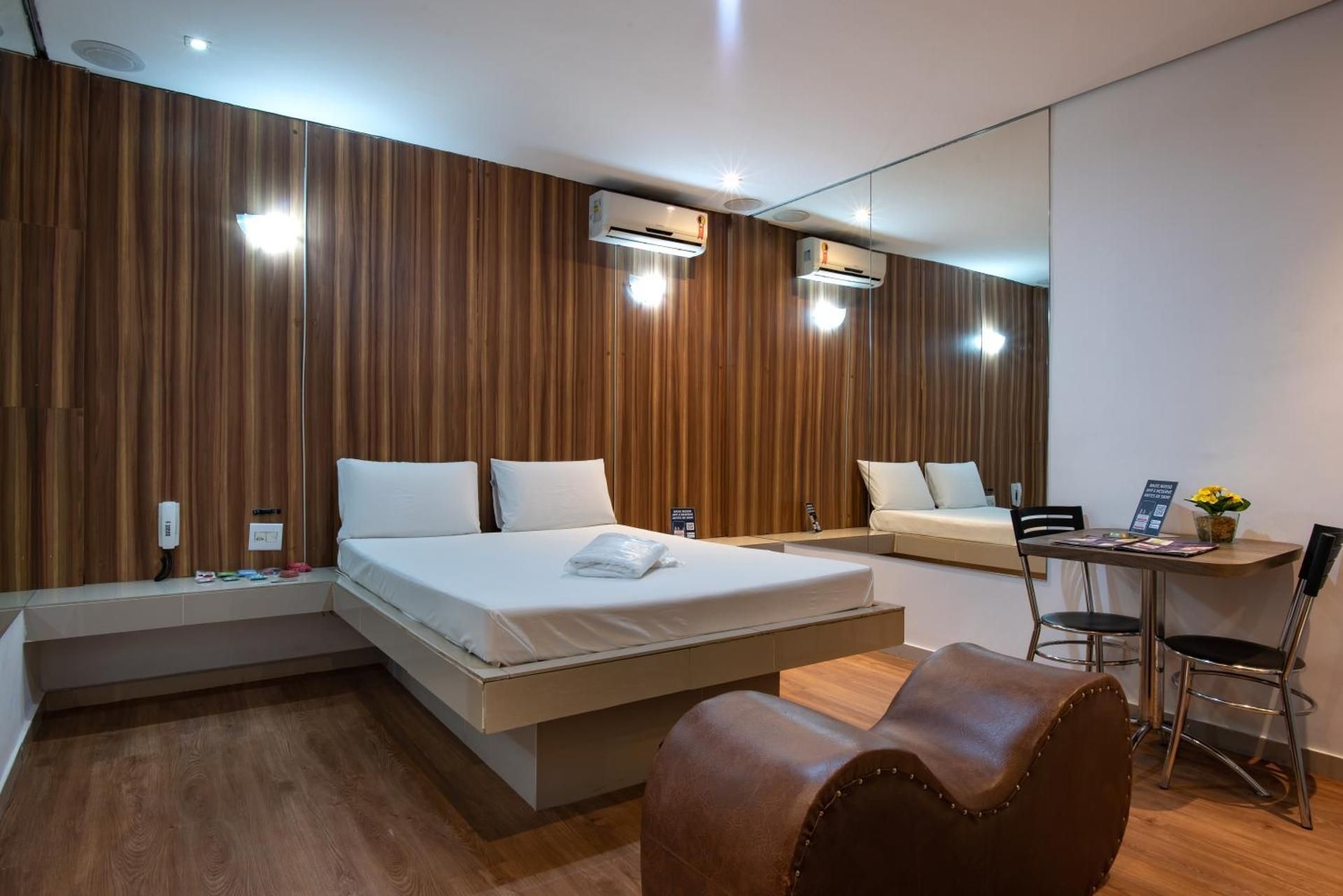 Deluxe King Suite