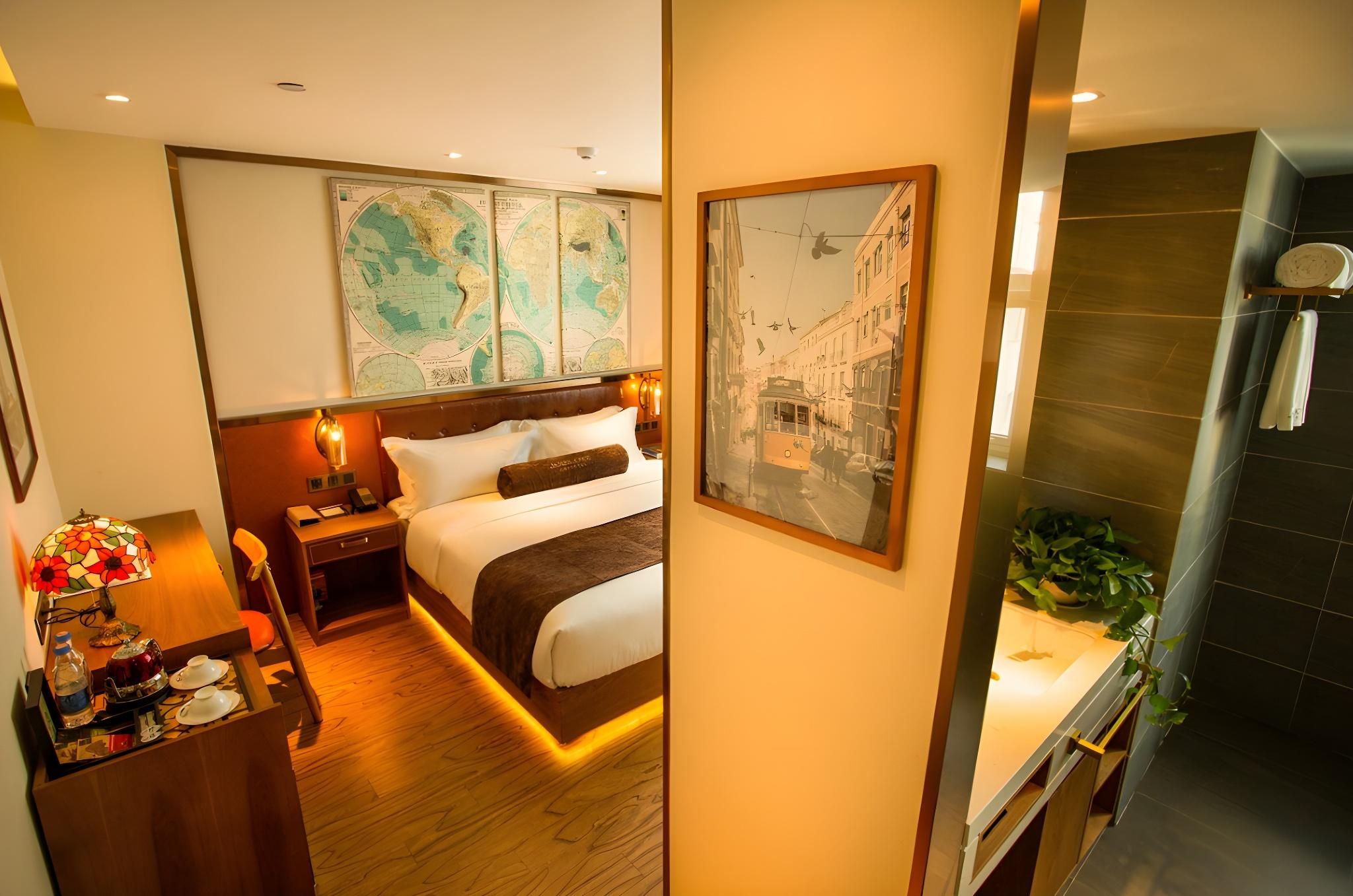 James Joyce - Chunxiang Bed Room