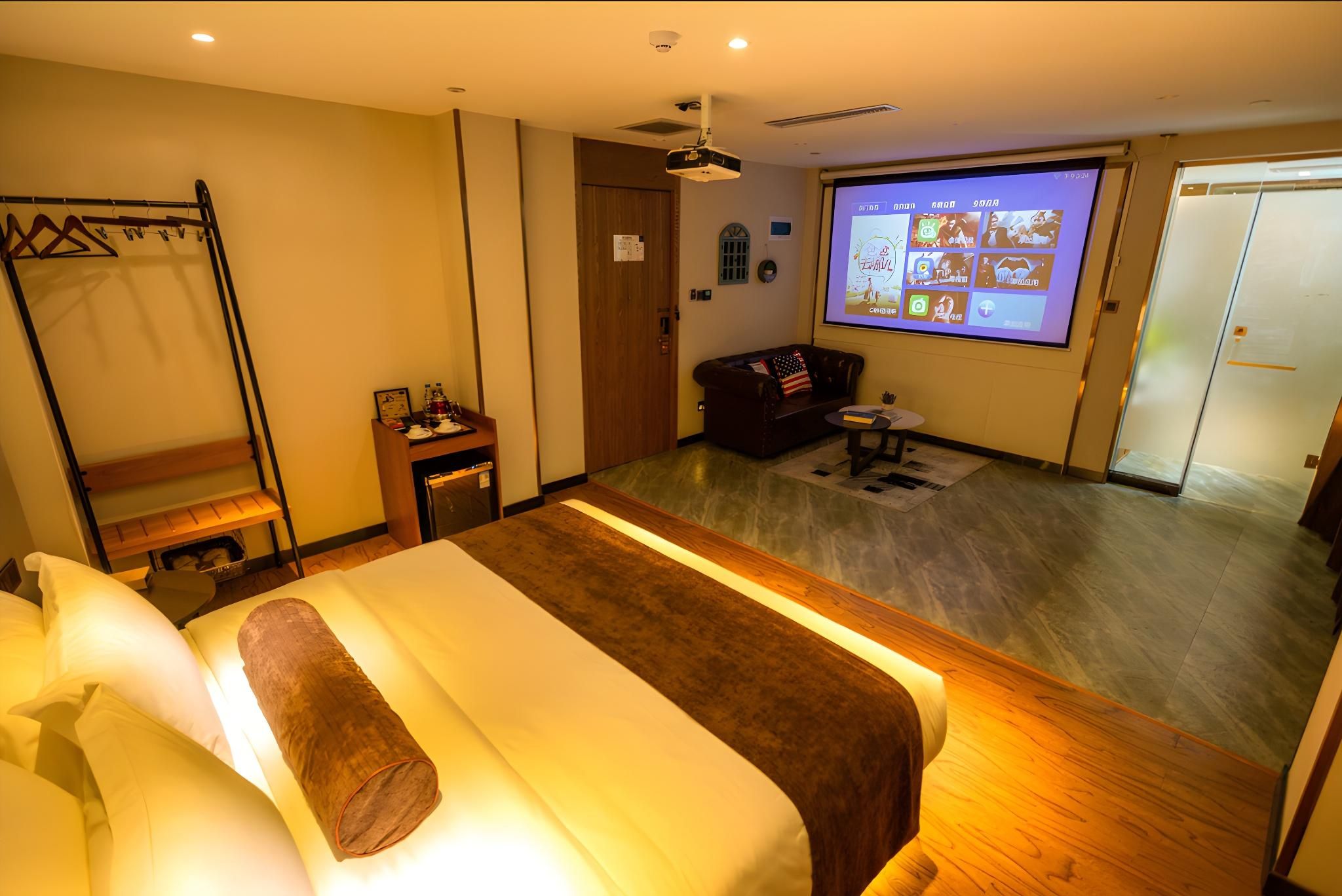 James Joyce - Feifan Delux Bed Room