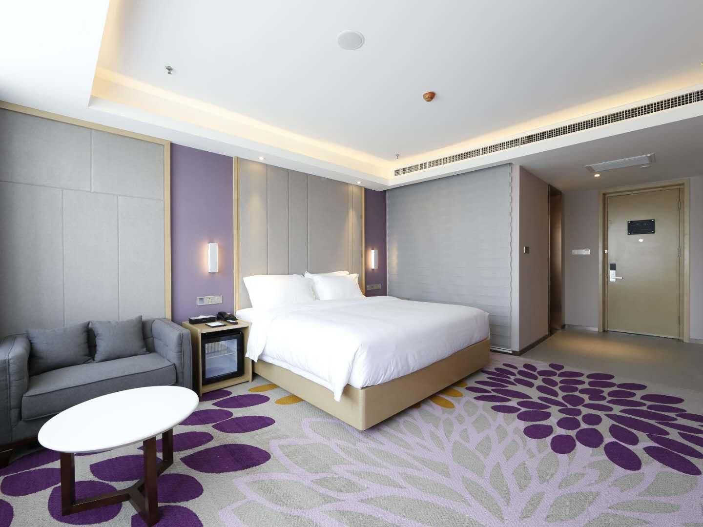 Business Queen Room