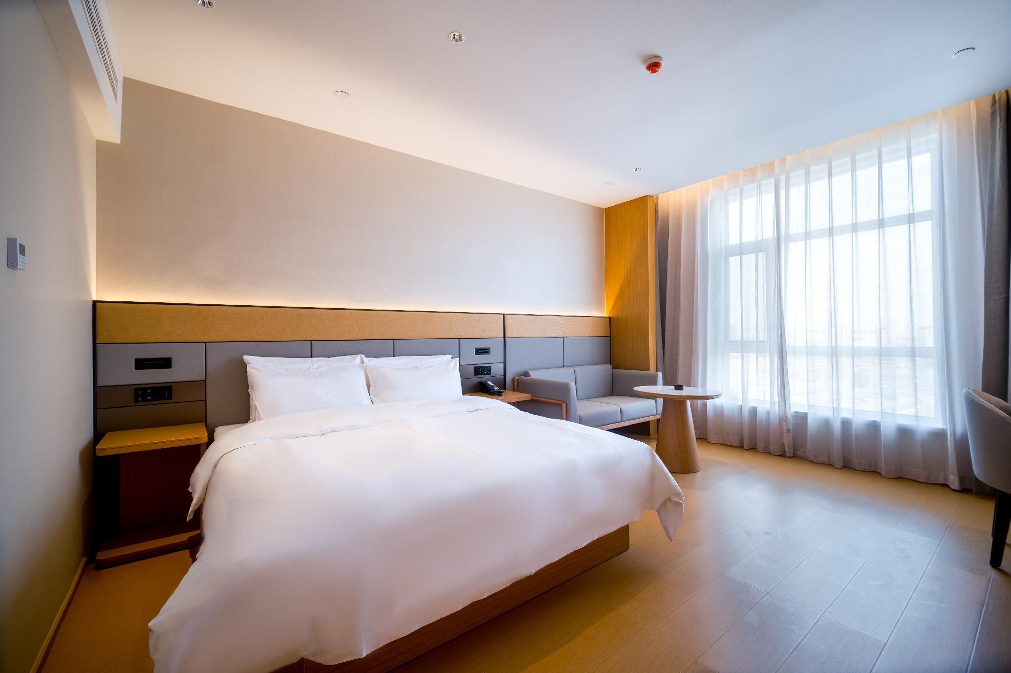 Huazhu - Deluxe Bed Room