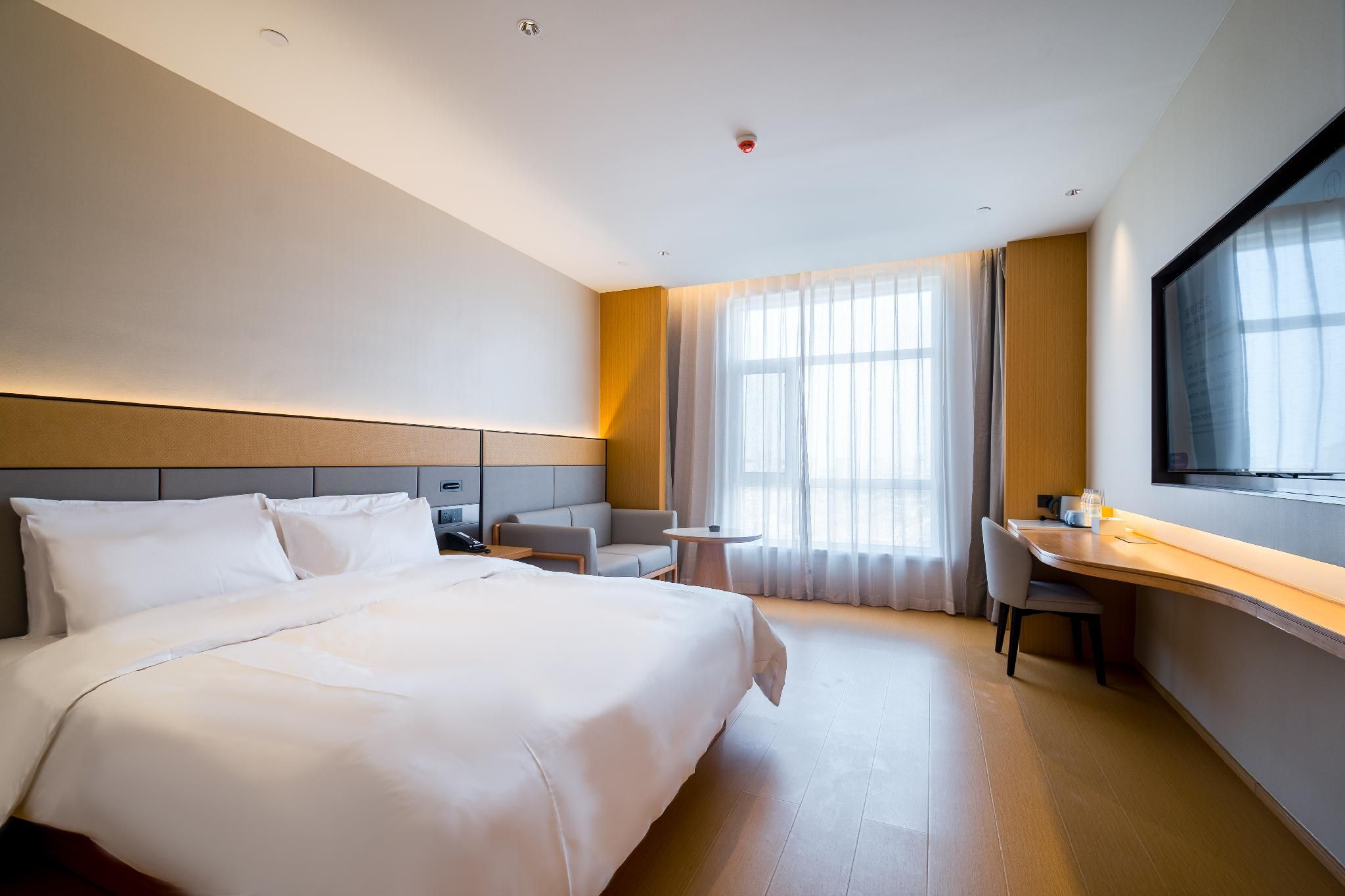 Huazhu - Deluxe Bed Room