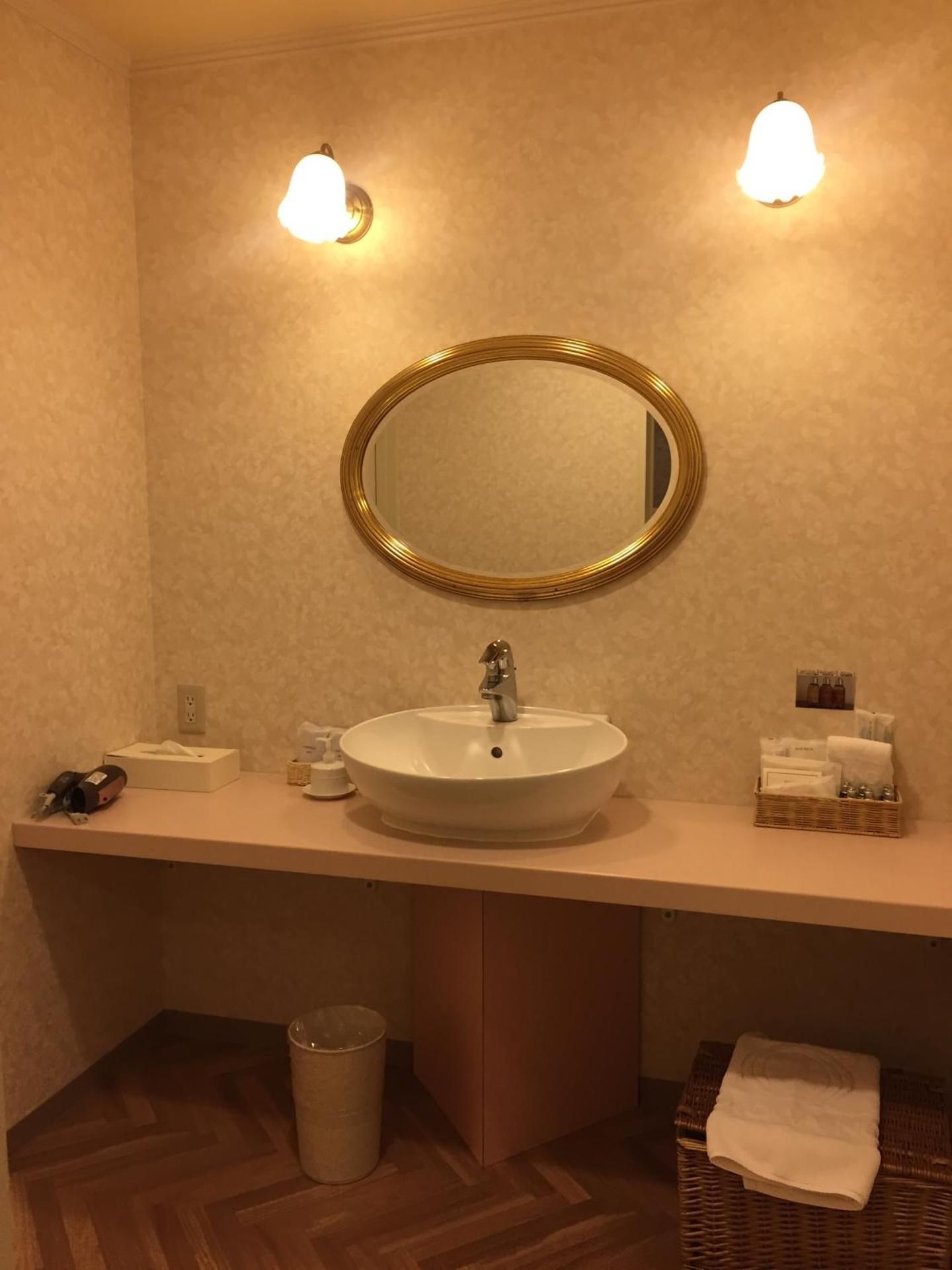 Superior Twin Room with Sofa Bed - Annex - Check-out 10:30