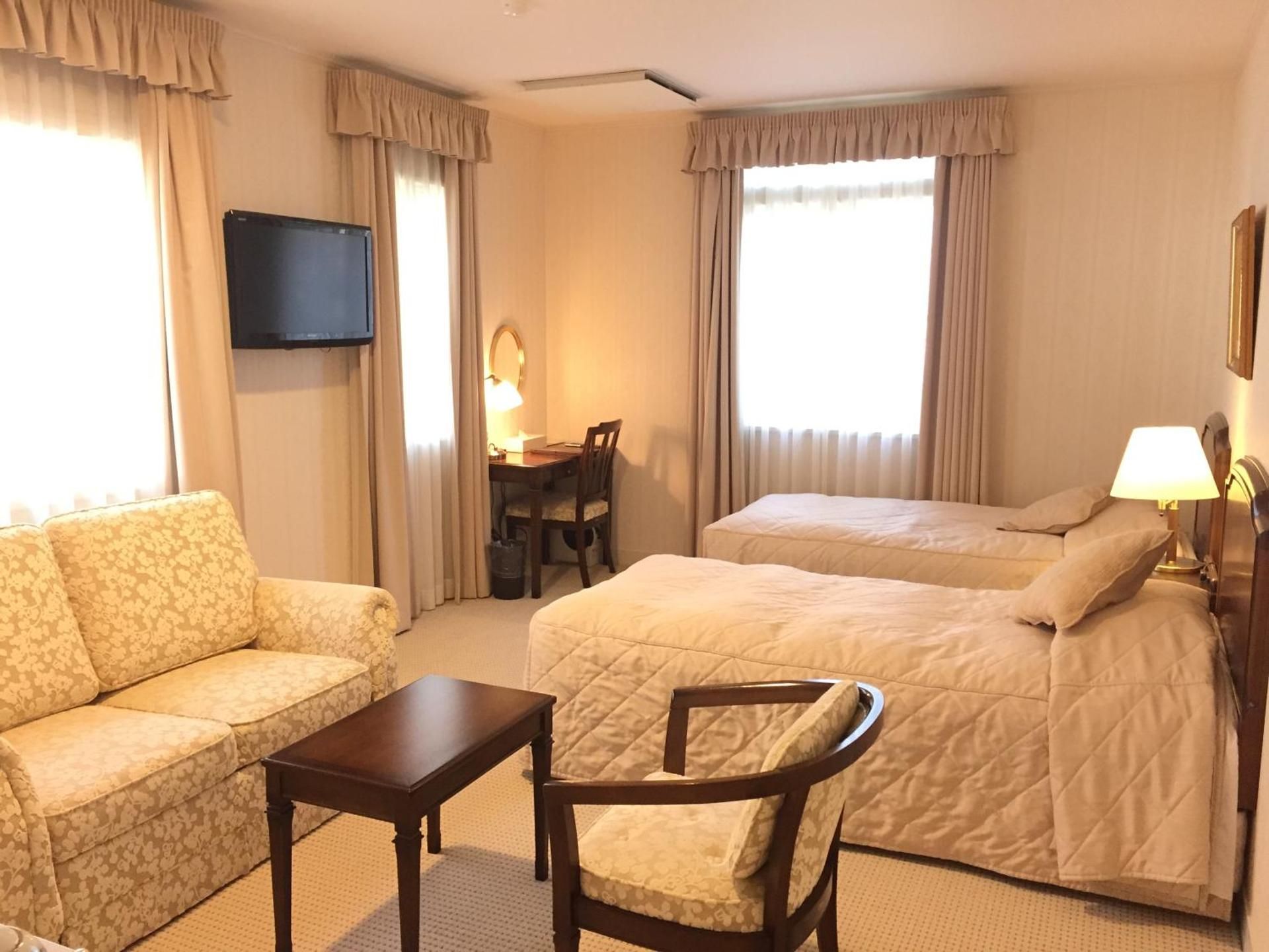 Standard Twin Room with Sofa Bed - Annex - Check-out 10:30