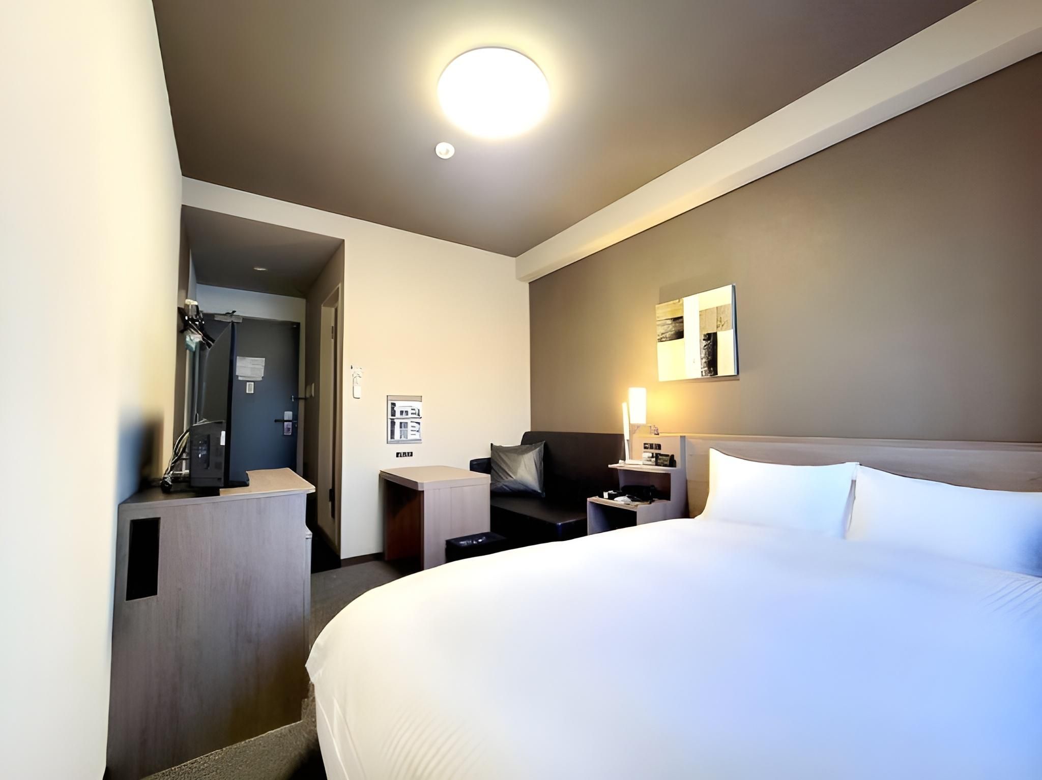 Semi Double Room - Non-Smoking