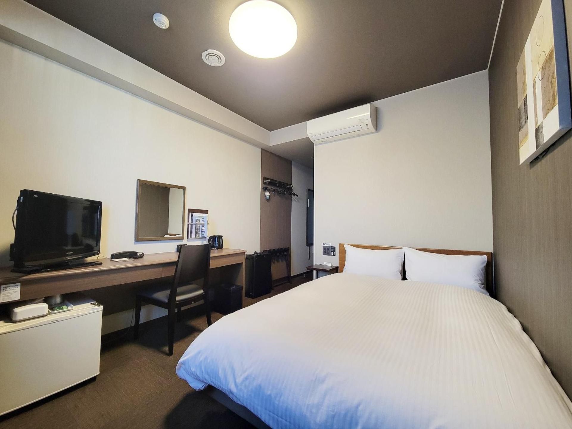 Semi Double Room - Non-Smoking