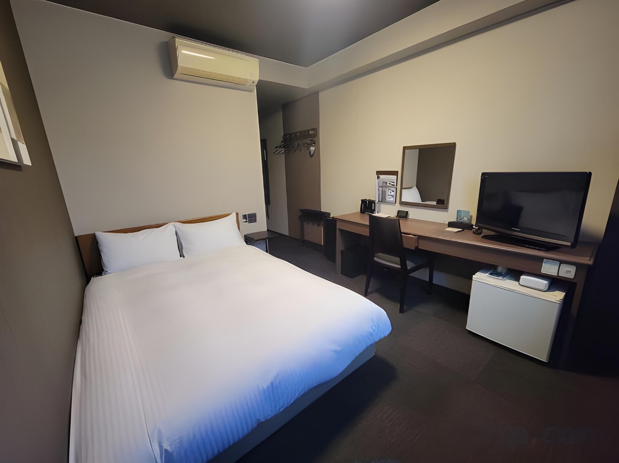 Semi Double Room - Smoking 
