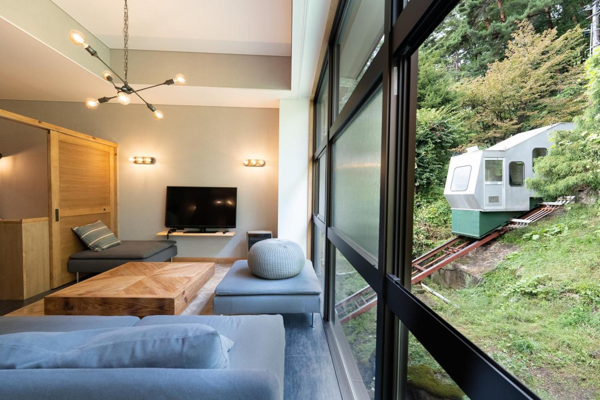 Deluxe Family Room
