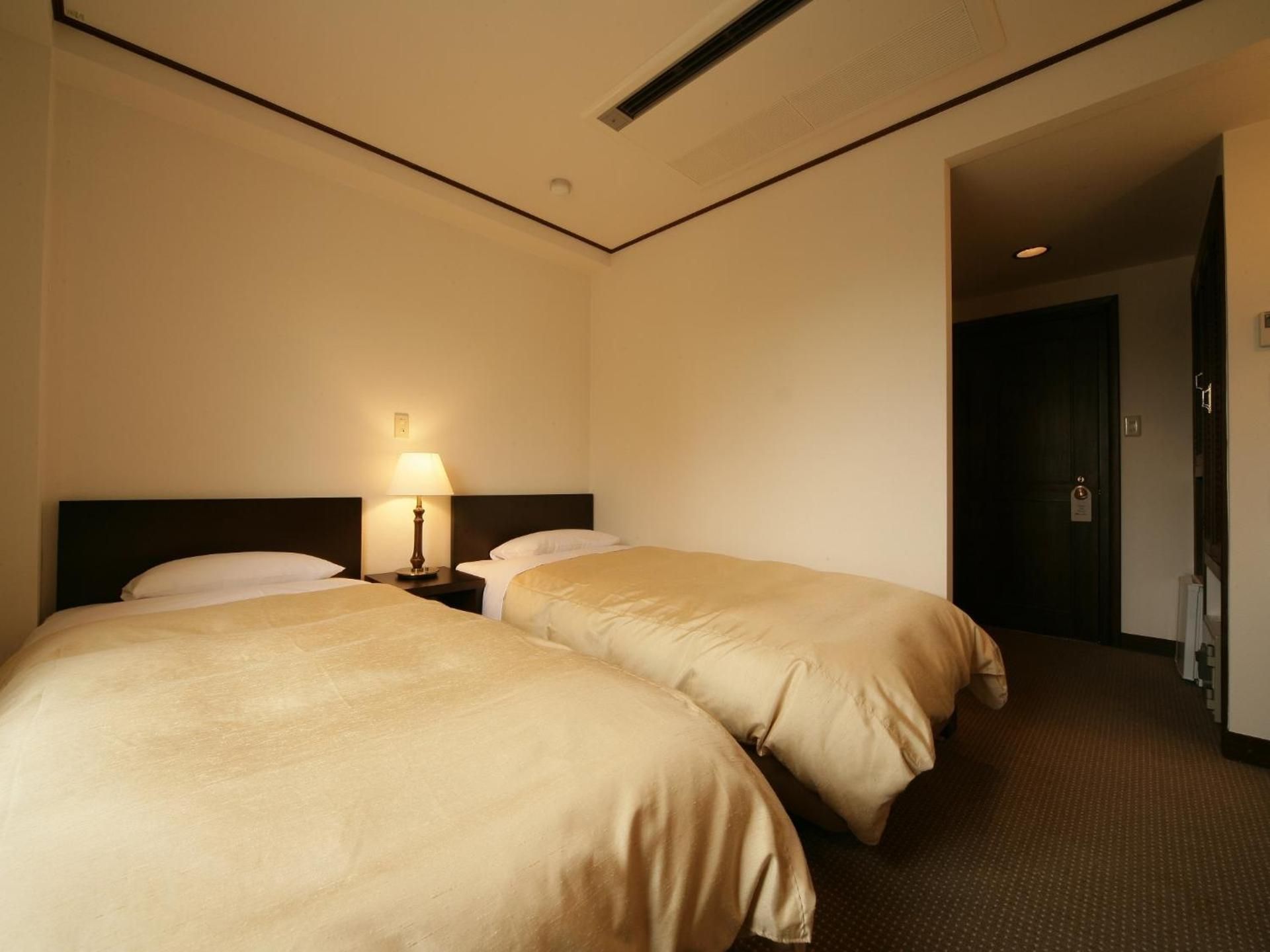Standard Twin Room - Non-Smoking