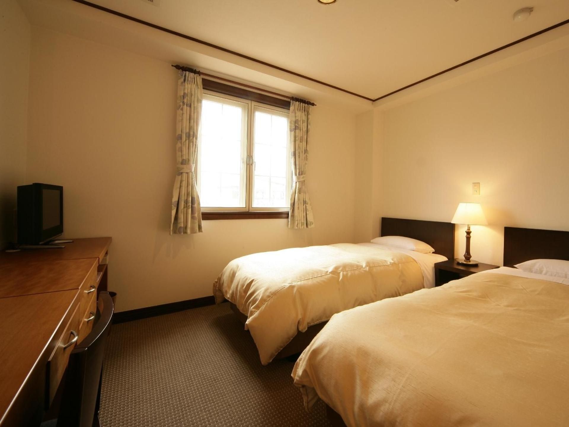 Standard Twin Room - Non-Smoking