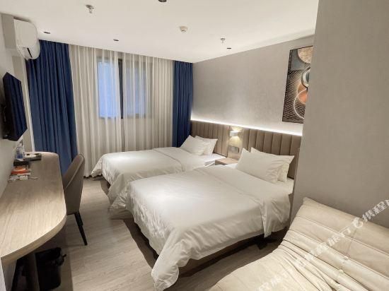 Traditional Twin Room