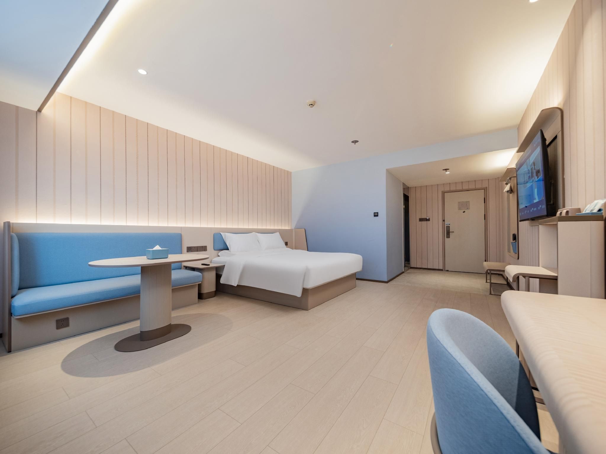 Huazhu - Deluxe Bed Room