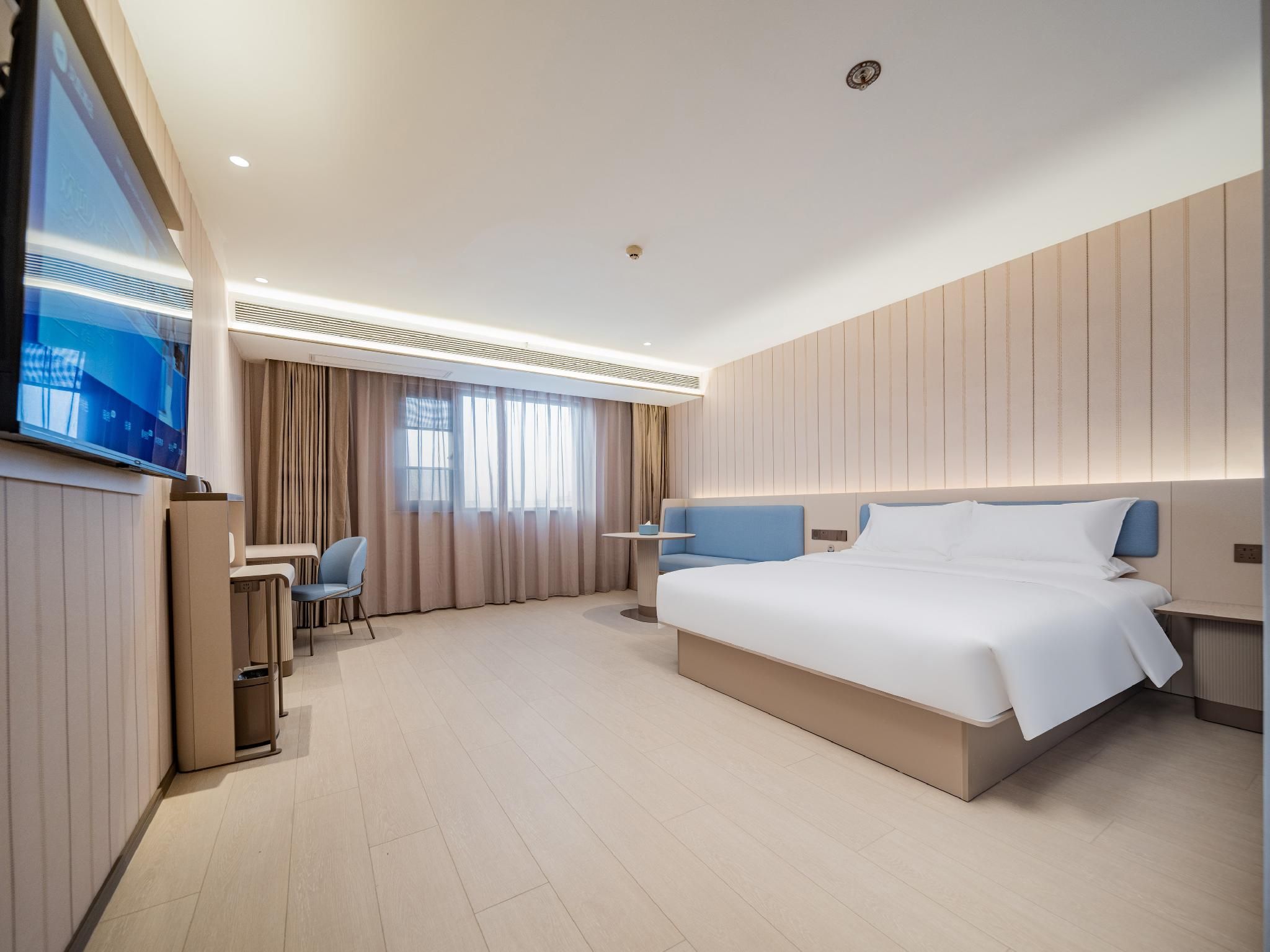 Huazhu - Deluxe Bed Room