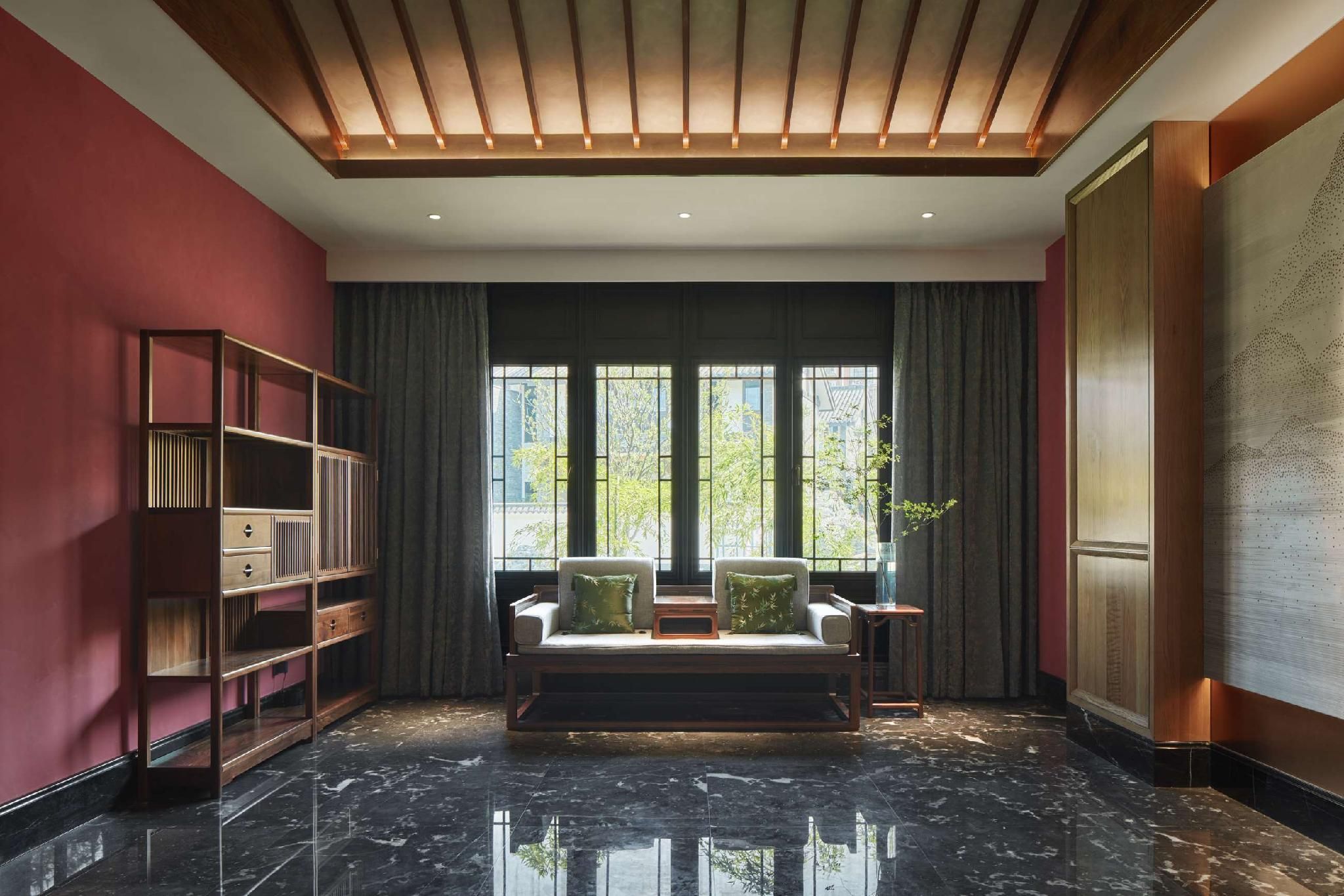 2 Bedroom Apartment with Lake View