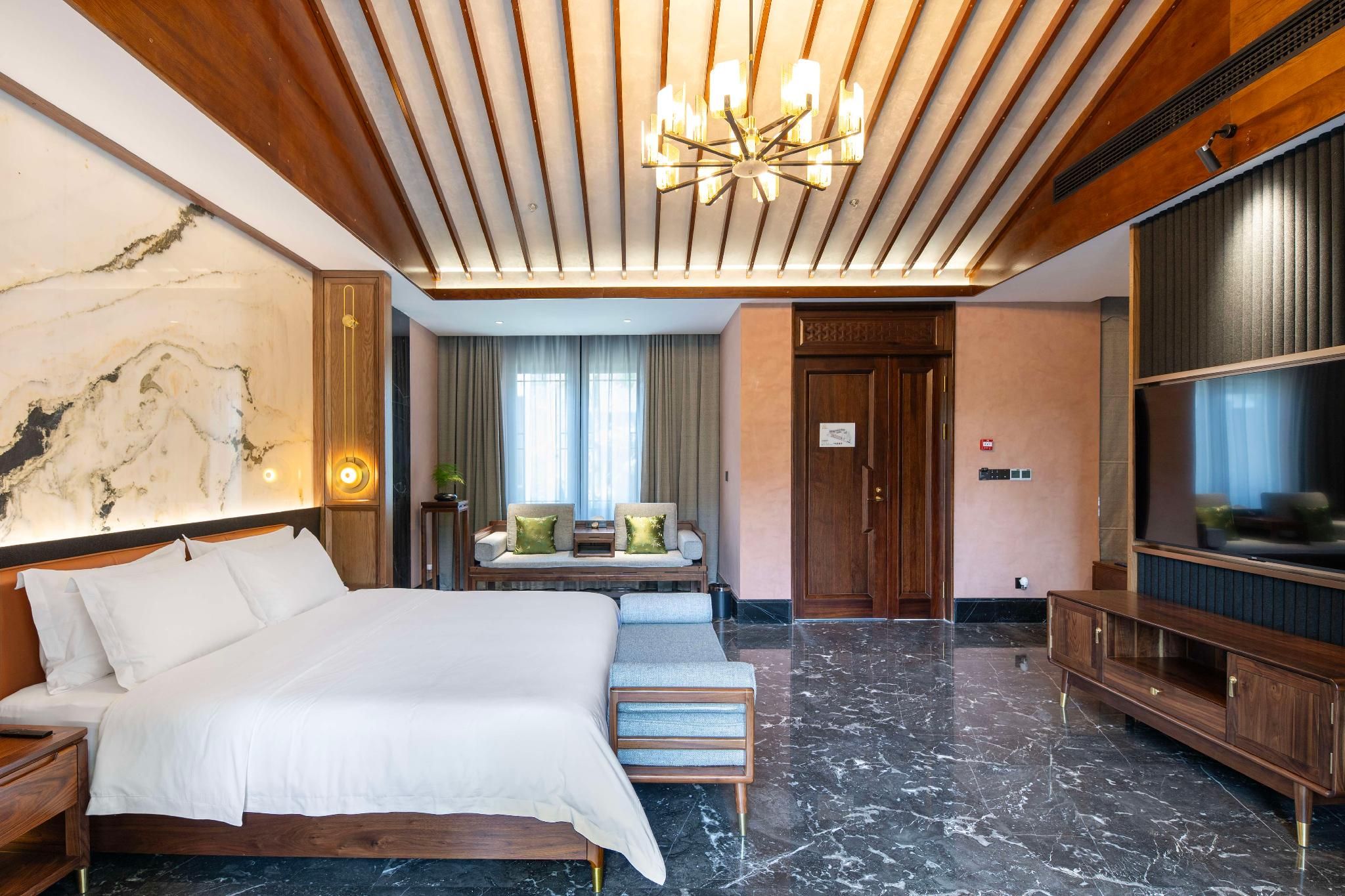 Superior Double Double, Higher Floor