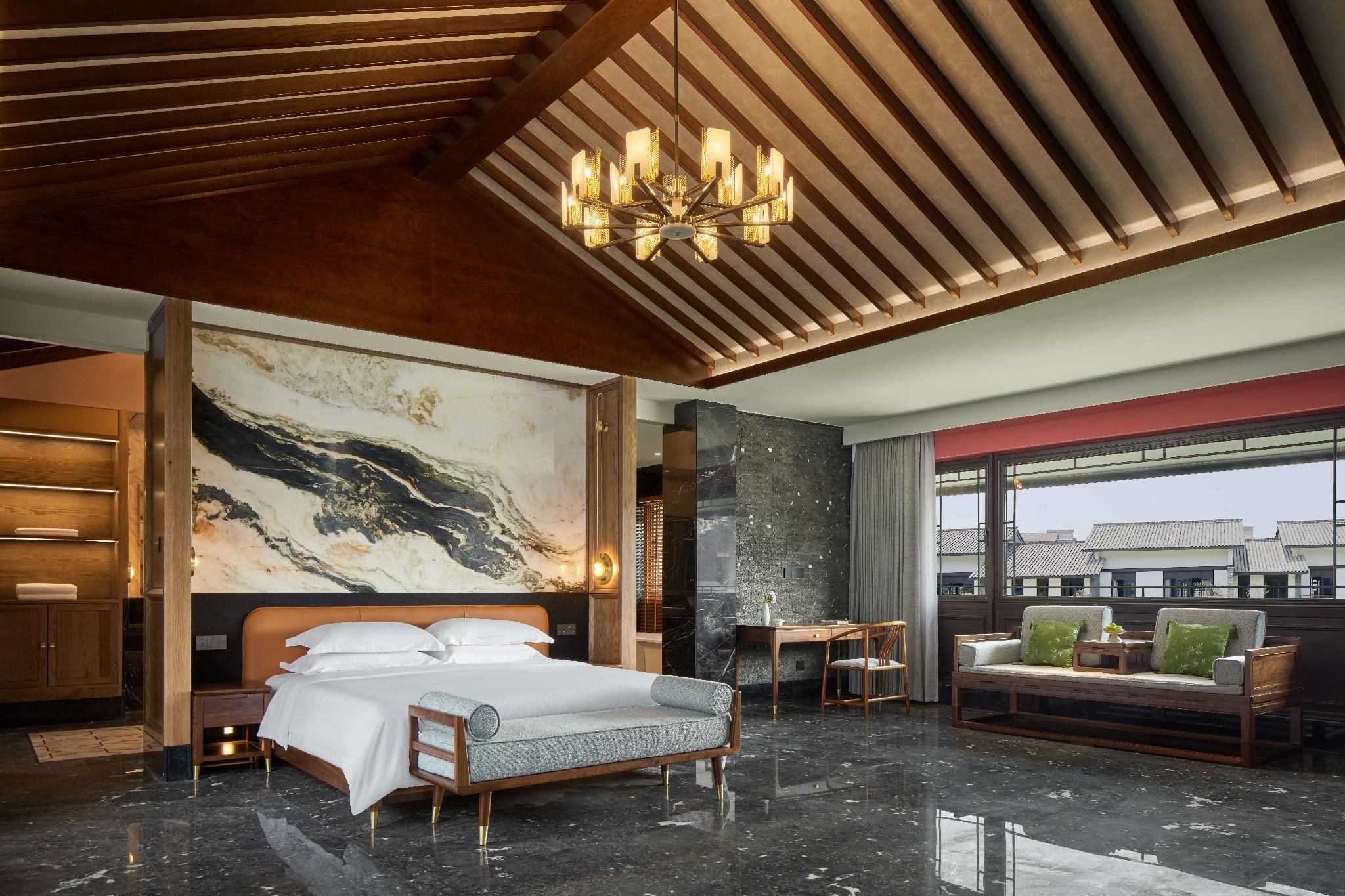 Suite with Lake View