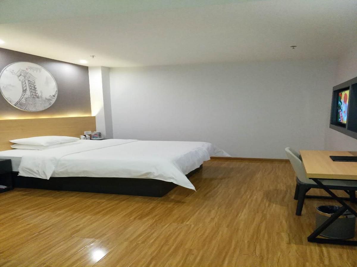 Super8 - Economic 1 Bed Room