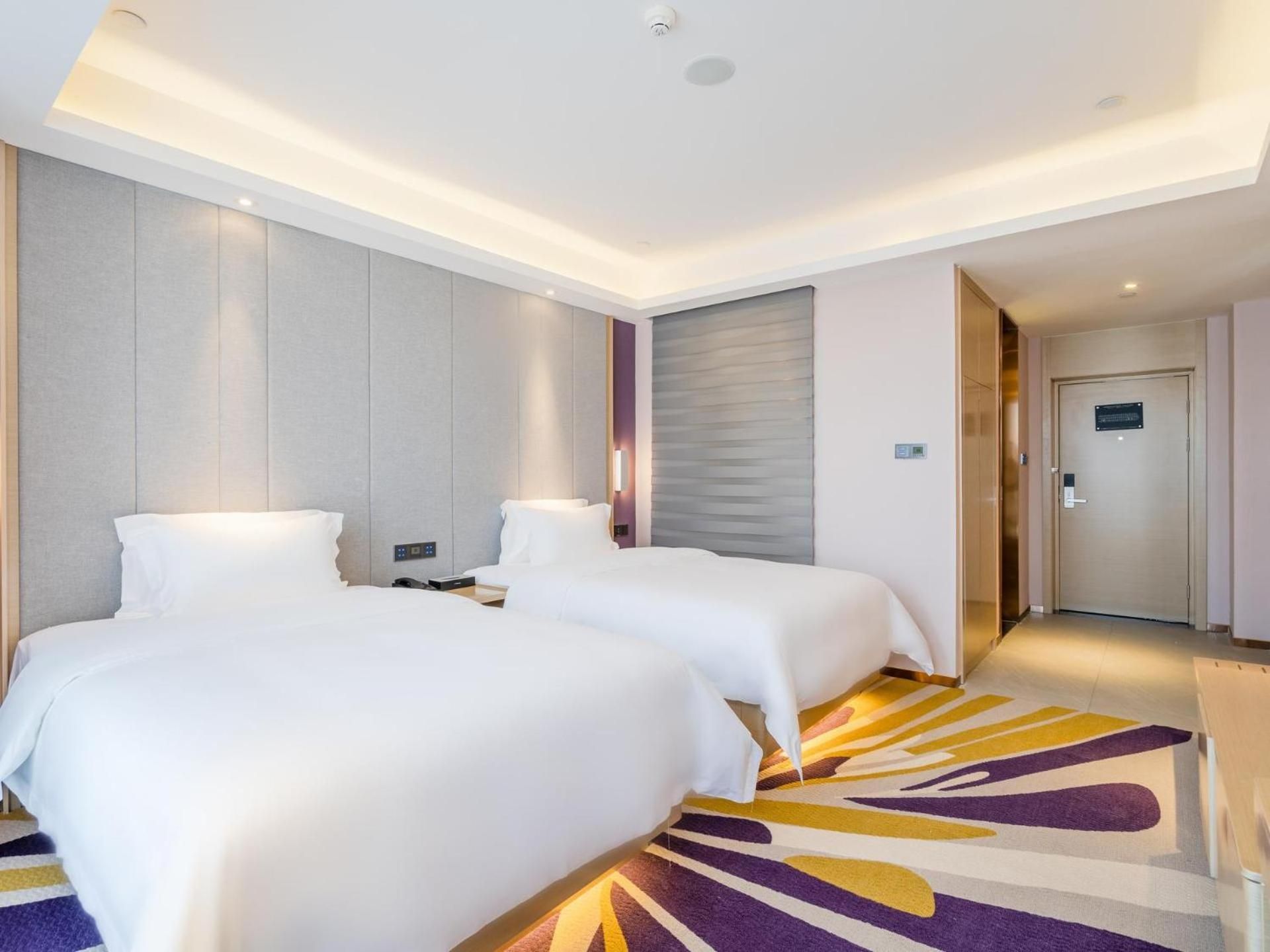Lavande Hotel Luzhou High-Speed Railway Station Southwest Trading Market Deluxe Suite