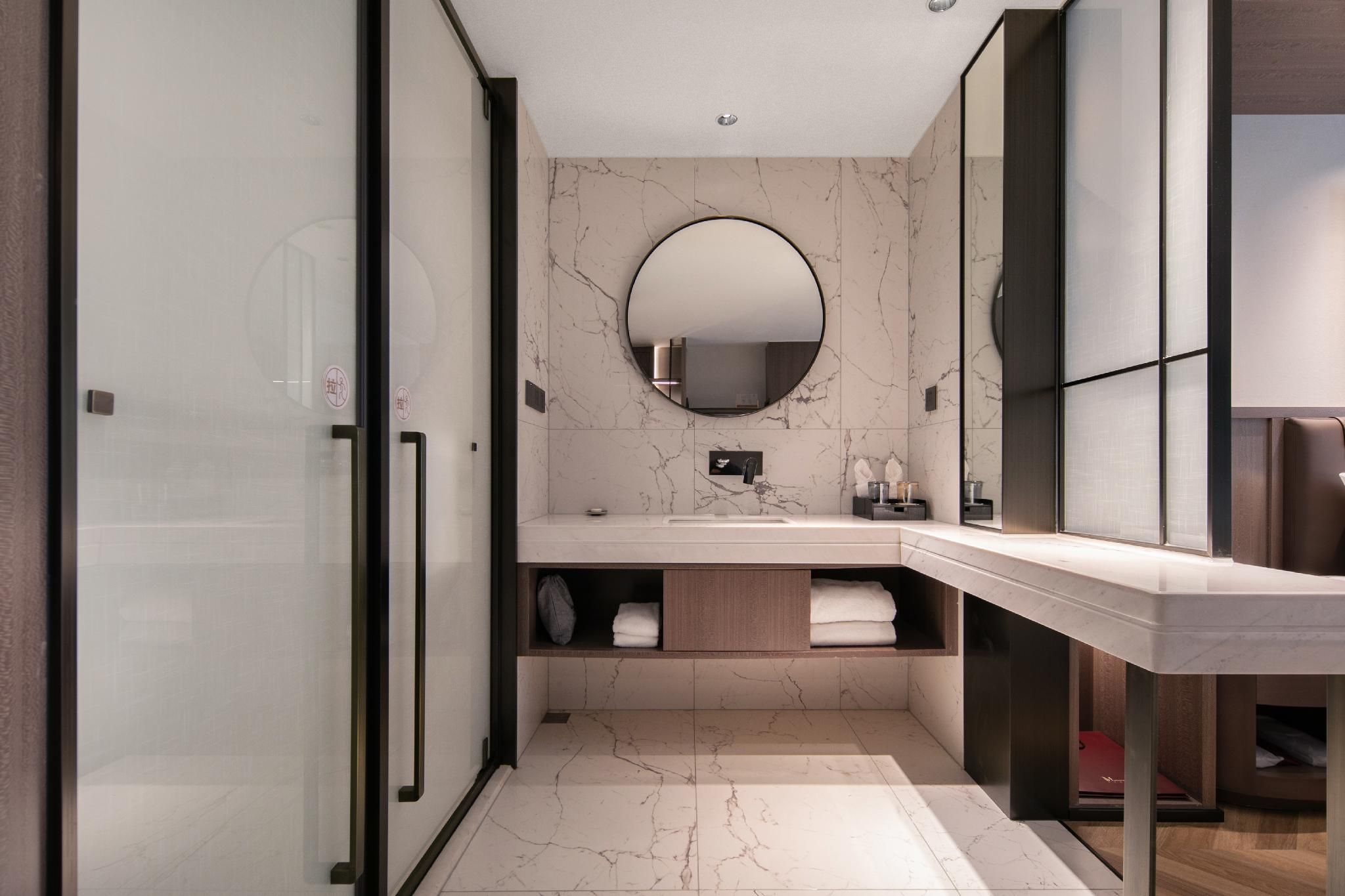 Huazhu - Superior Twin