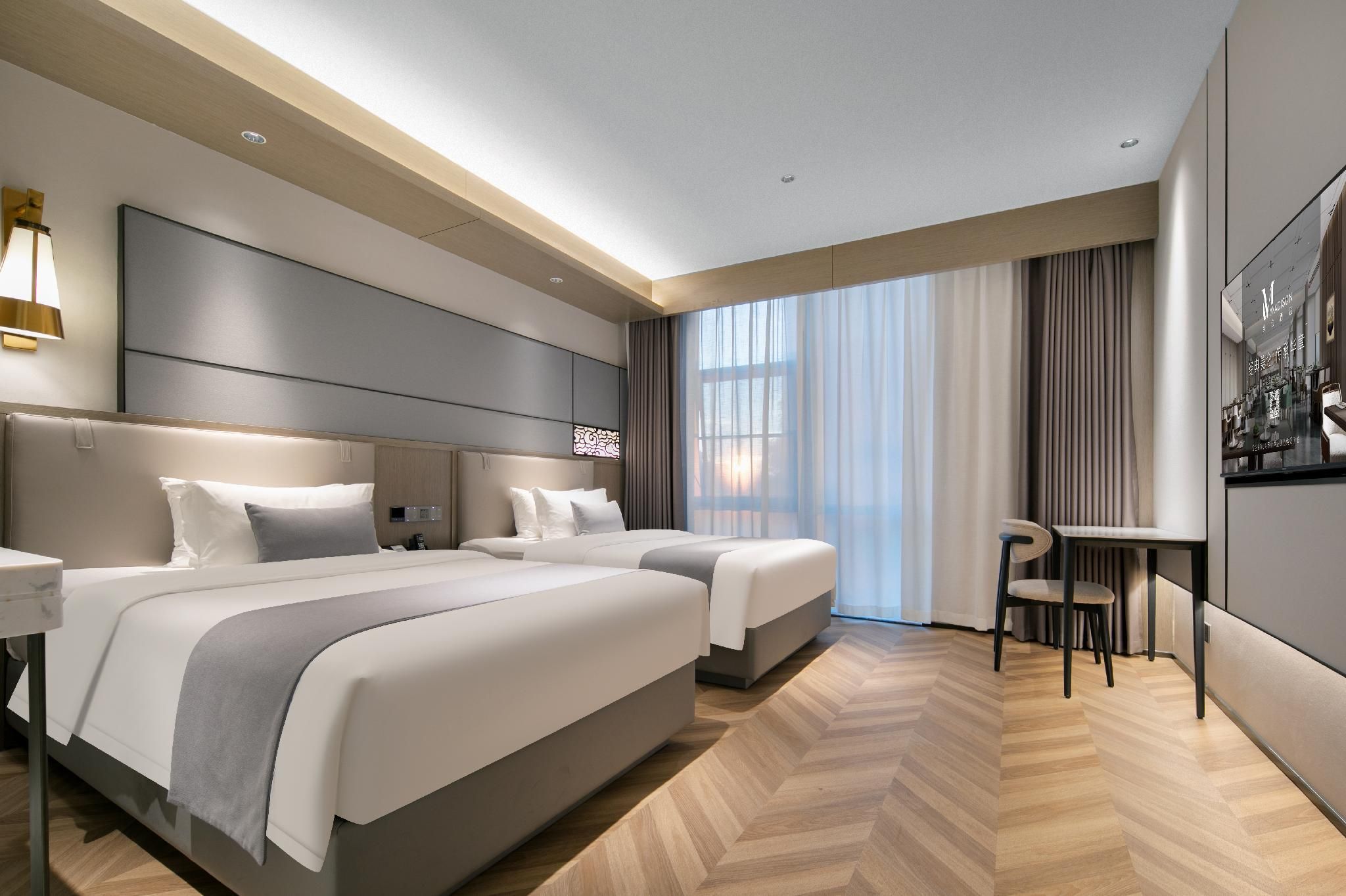 Huazhu - Superior Twin