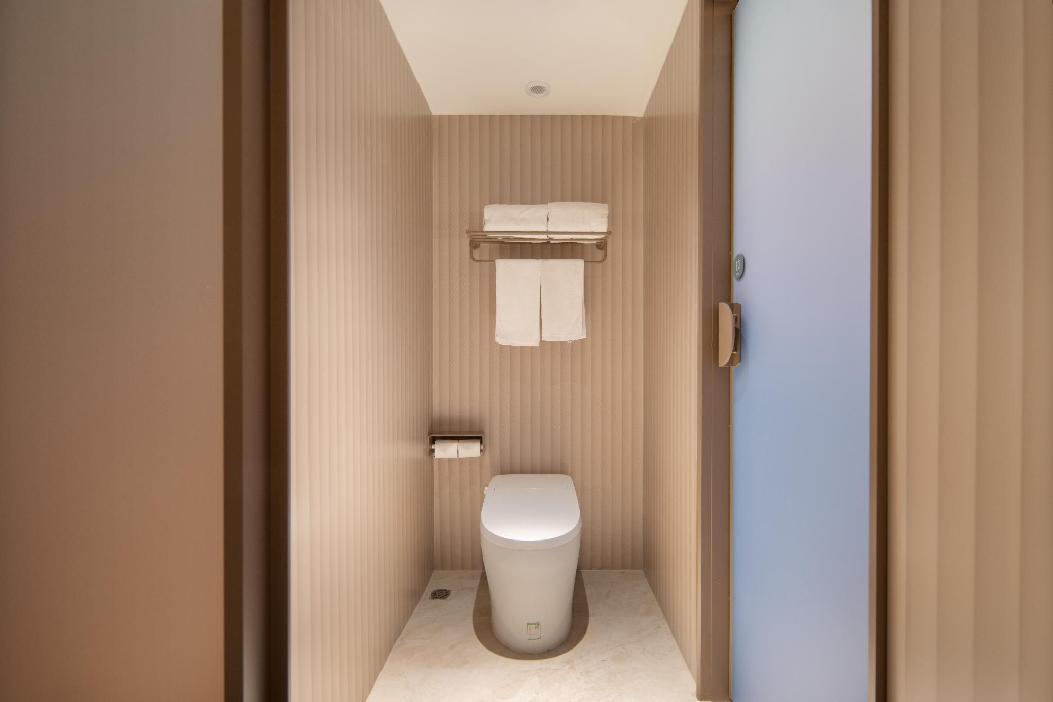 Huazhu - Deluxe Bed Room